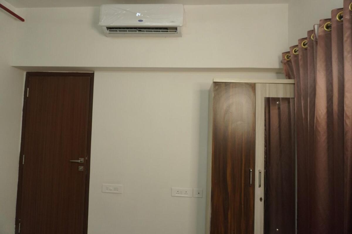 Sky View 1bhk Near Nesco & Jp Morgan * Mumbai