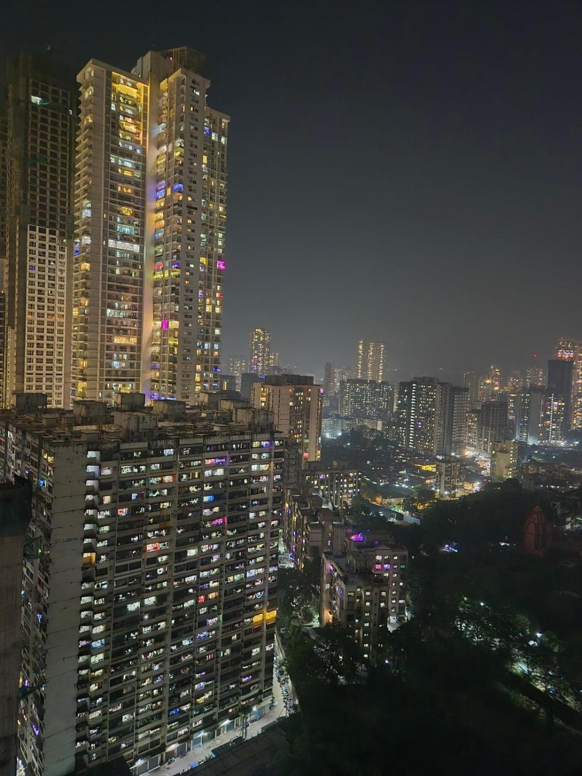 Apartment Sky View 1bhk Near Nesco & Jp Morgan