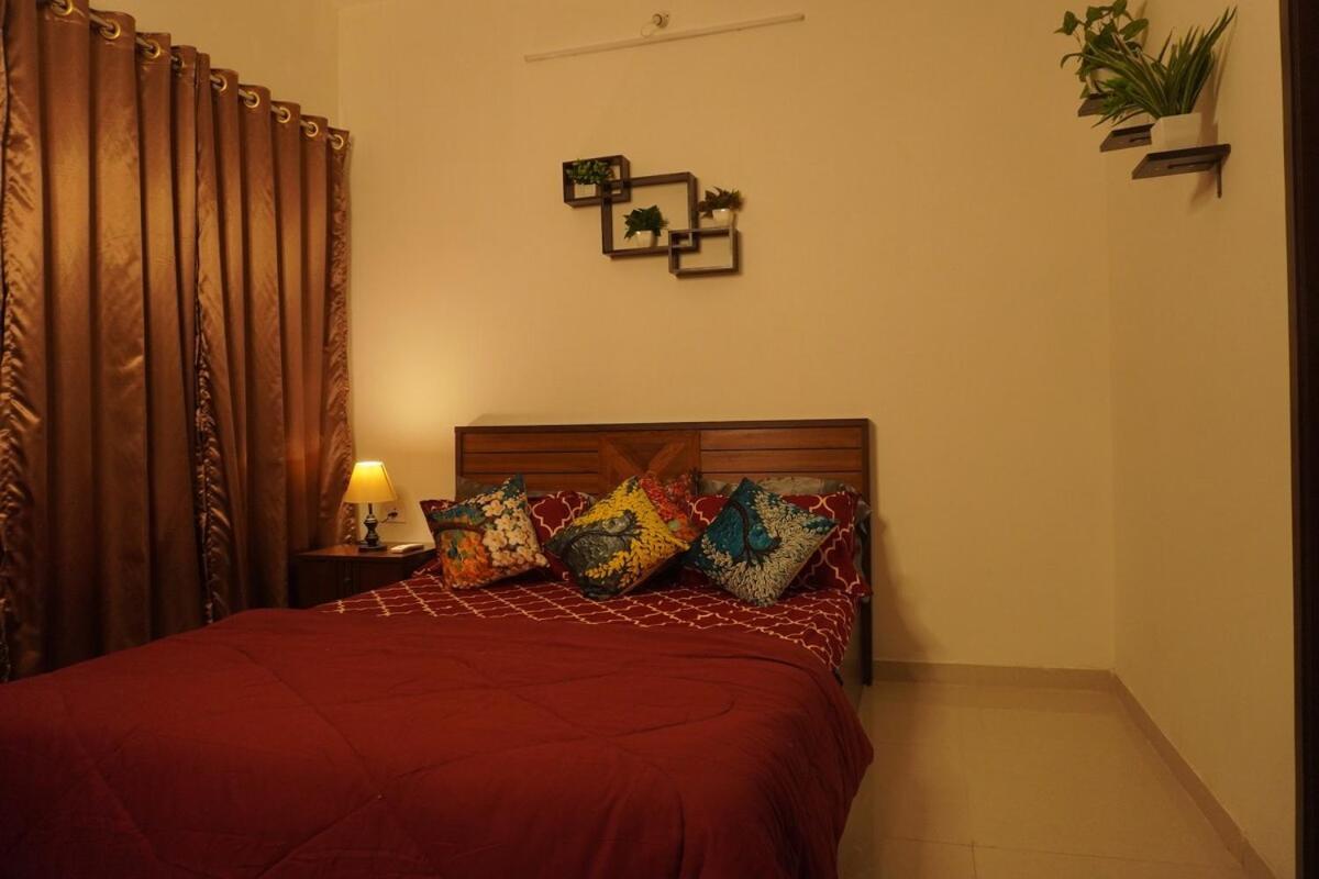 Apartment Sky View 1bhk Near Nesco & Jp Morgan