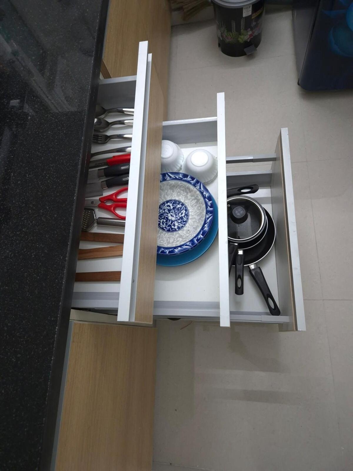 Sky View 1bhk Near Nesco & Jp Morgan *