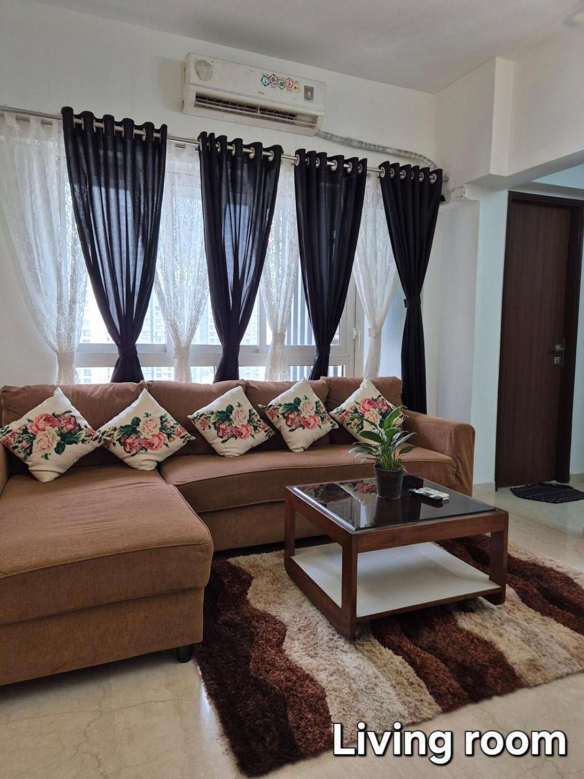 Apartment Sky View 1bhk Near Nesco & Jp Morgan Mumbai