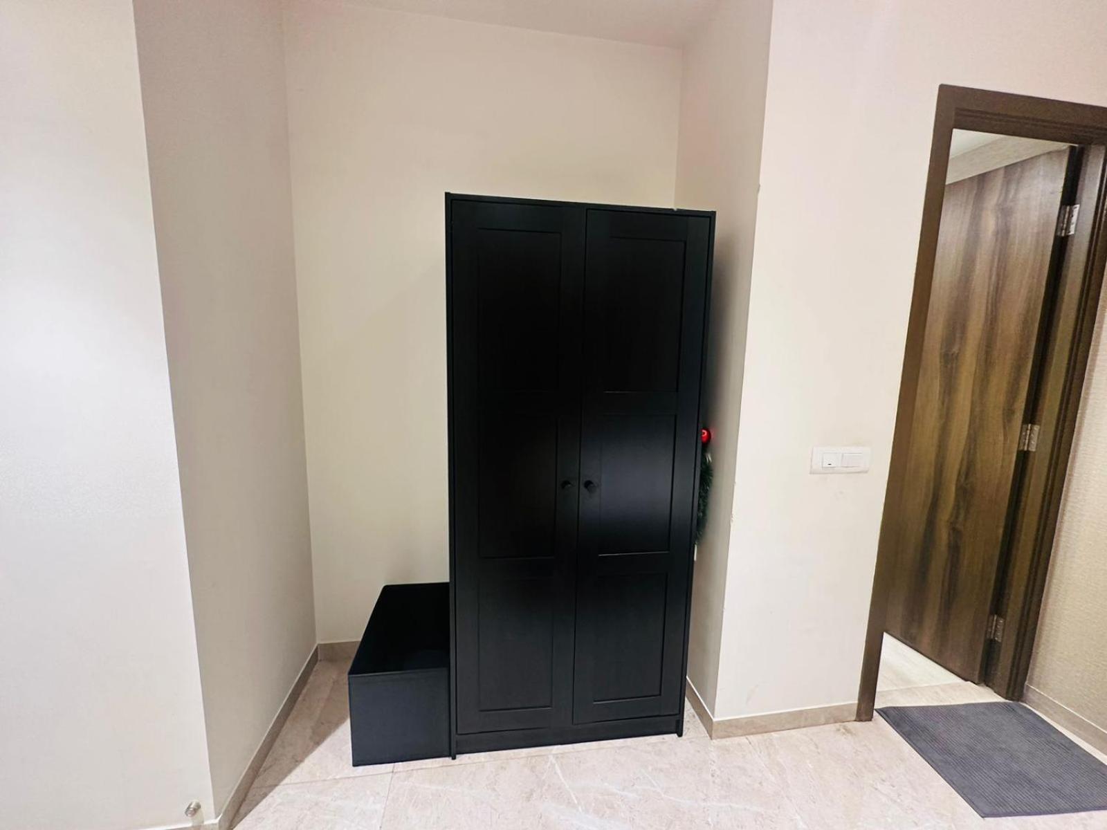 Apartment 1br Theme In Powai Mumbai