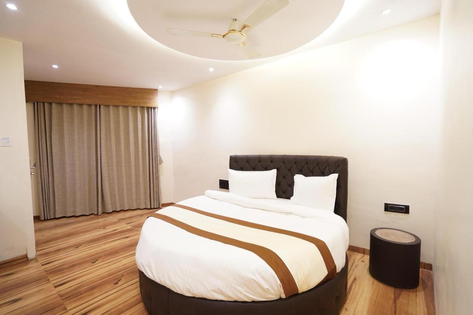 Lancaster 3* Mumbai
