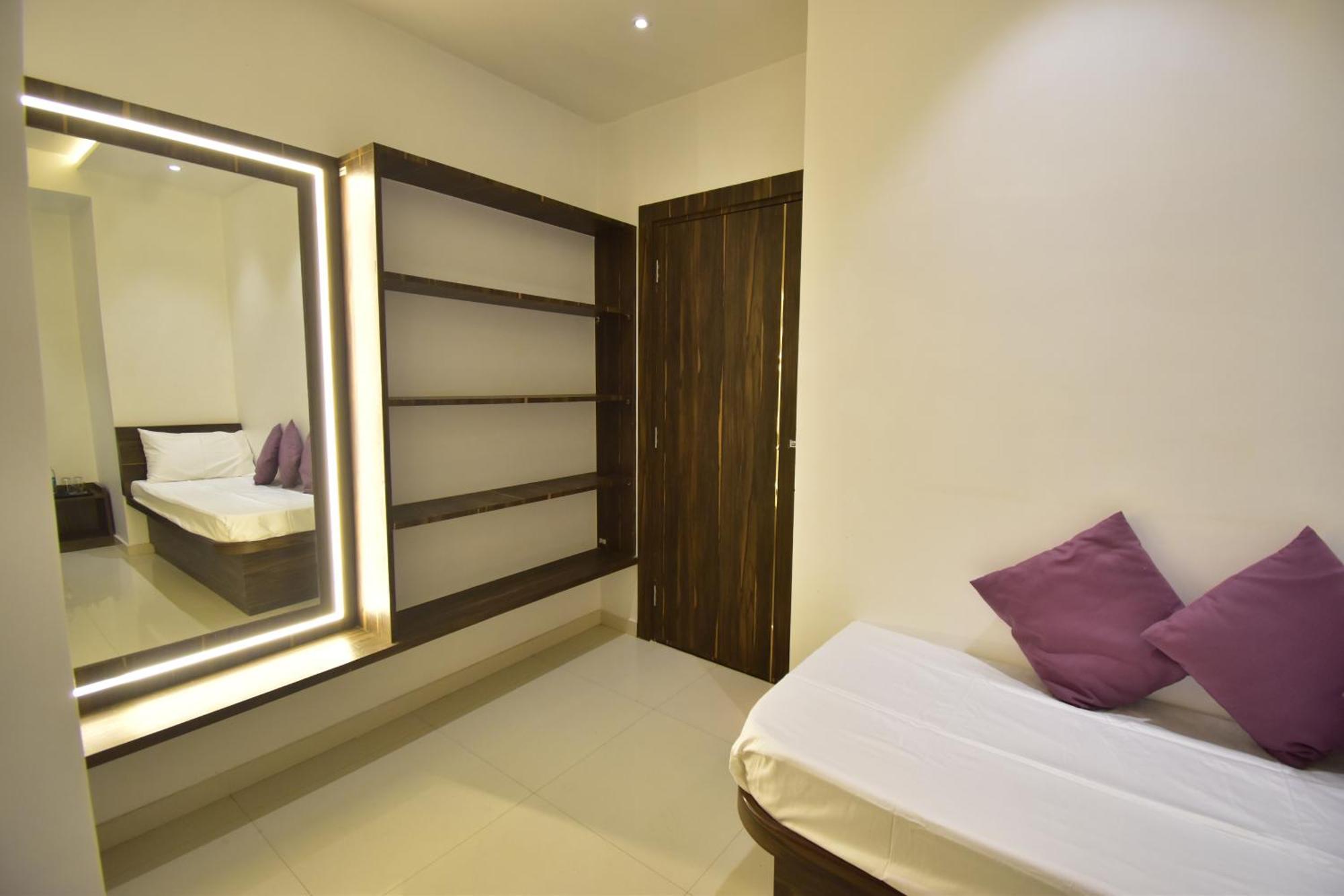 Urban Nest Hotel