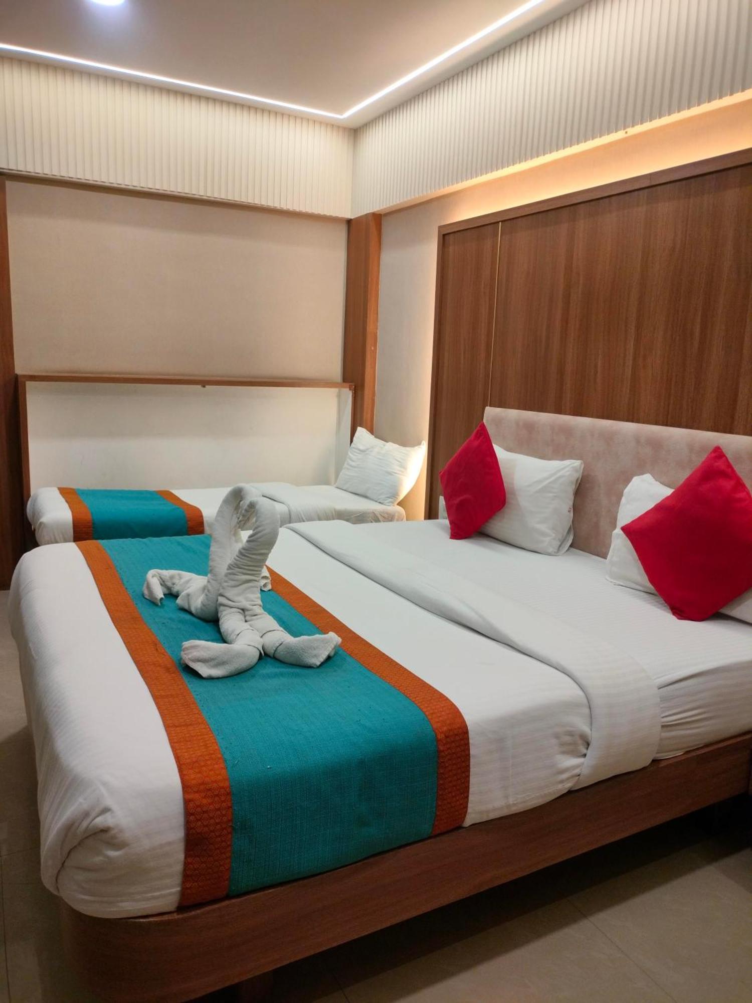 Sahar International 3*