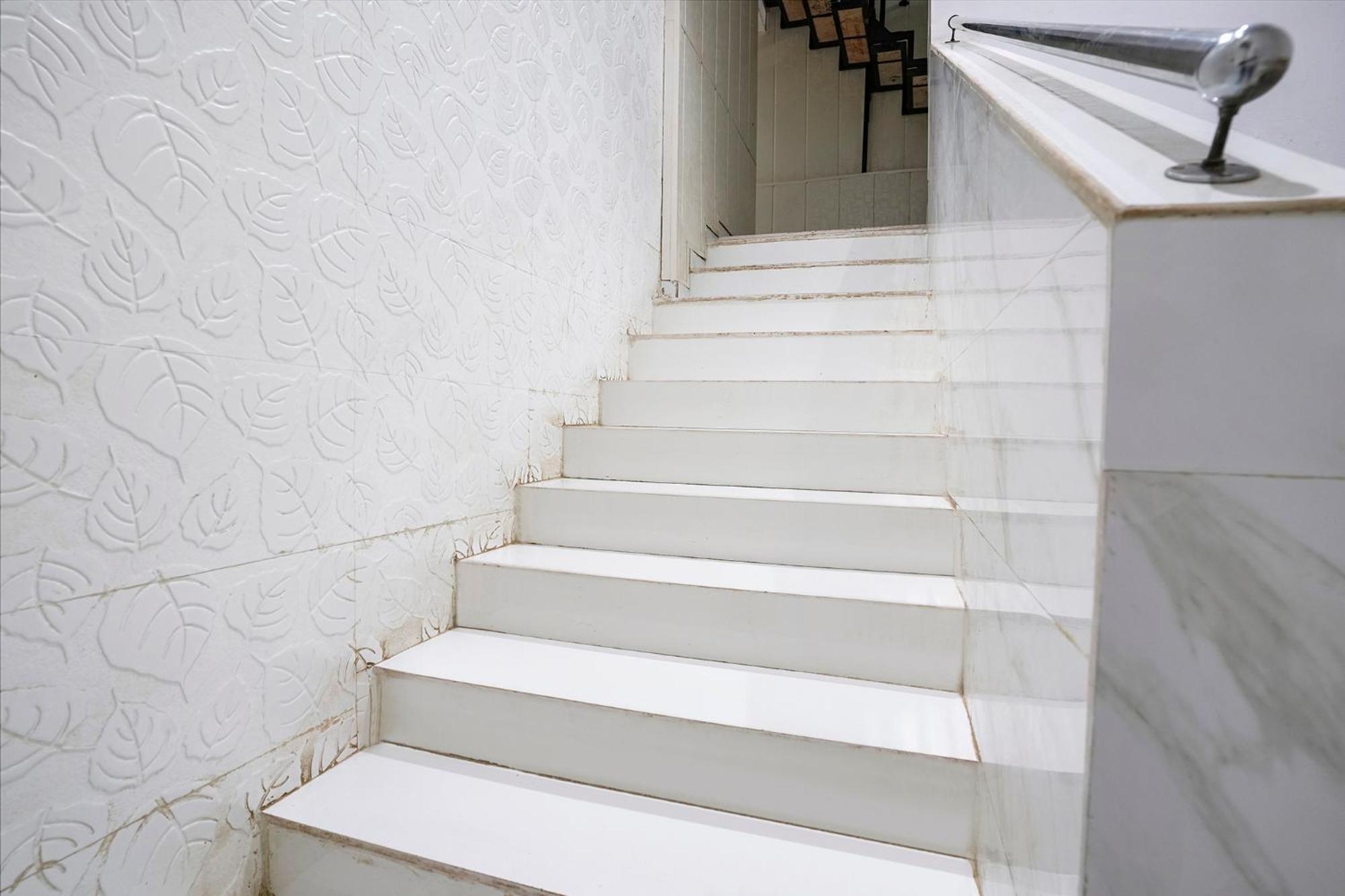 Hotel Fabhotel Hans Residency