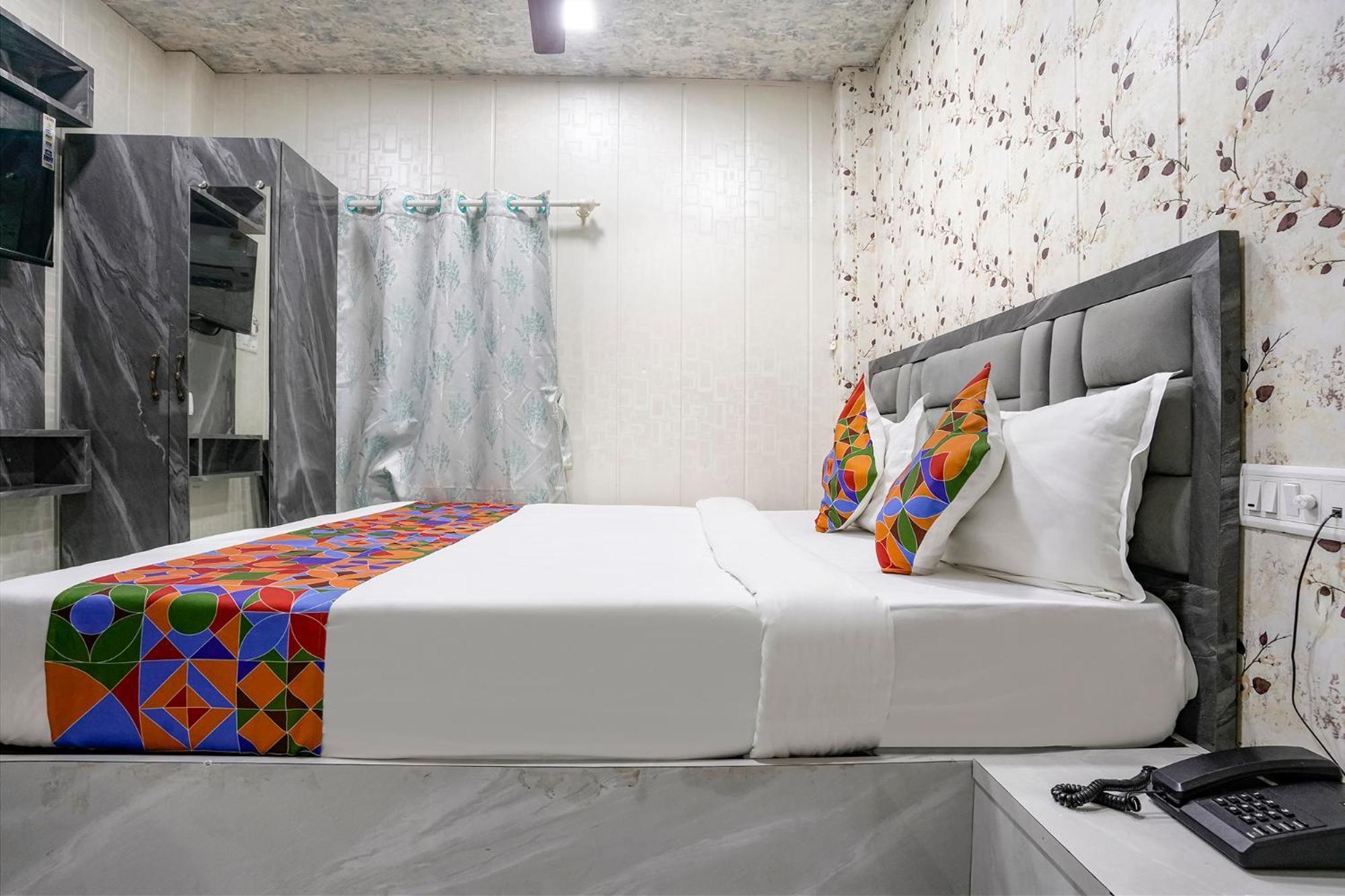 Fabhotel Hans Residency 3*