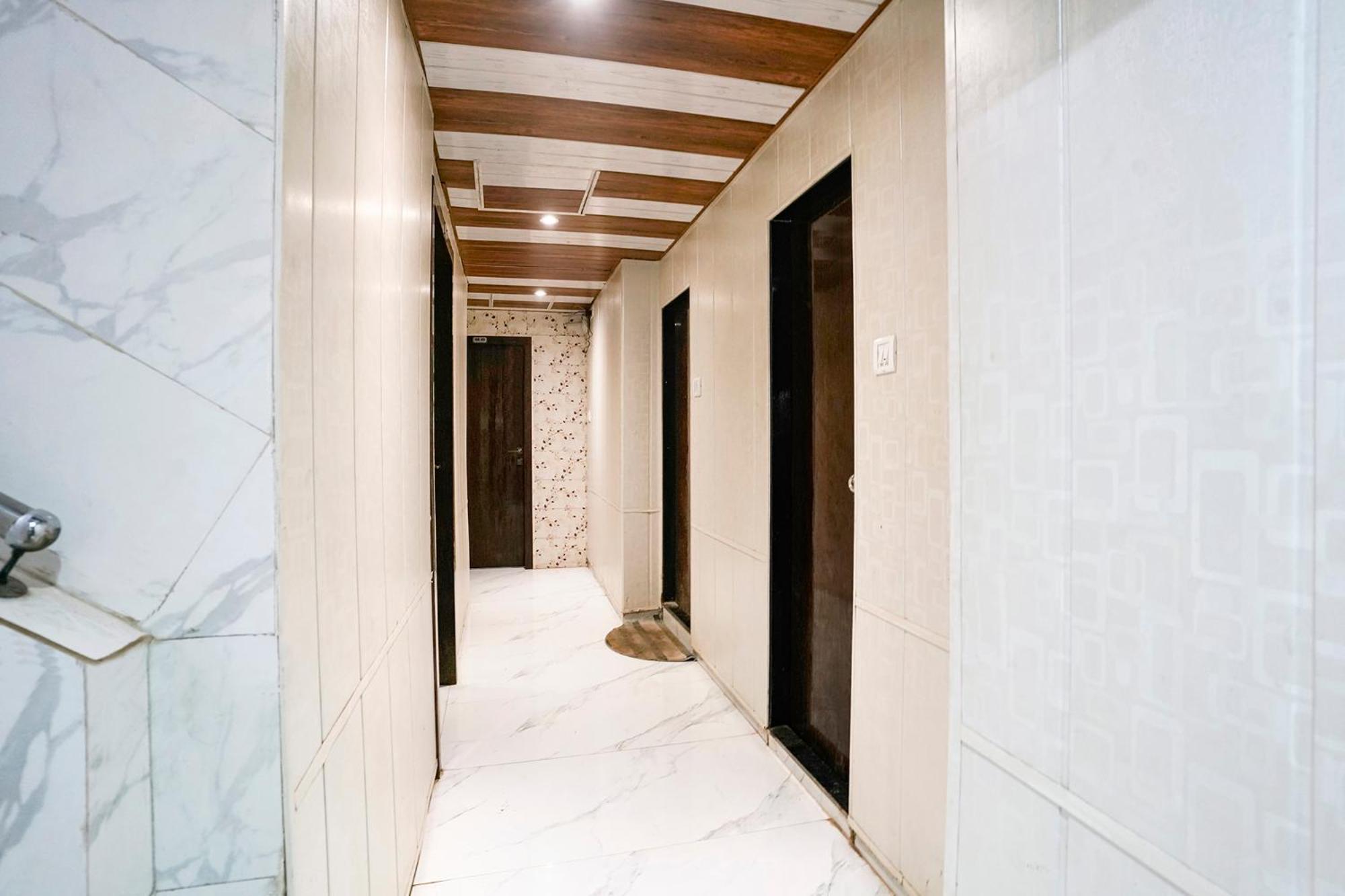 Hotel Fabhotel Hans Residency 3*