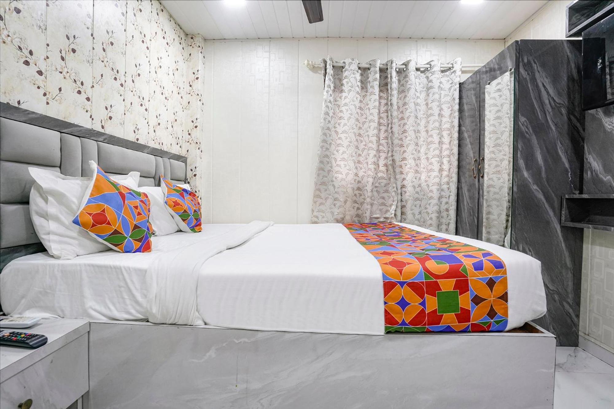 Hotel Fabhotel Hans Residency 3*