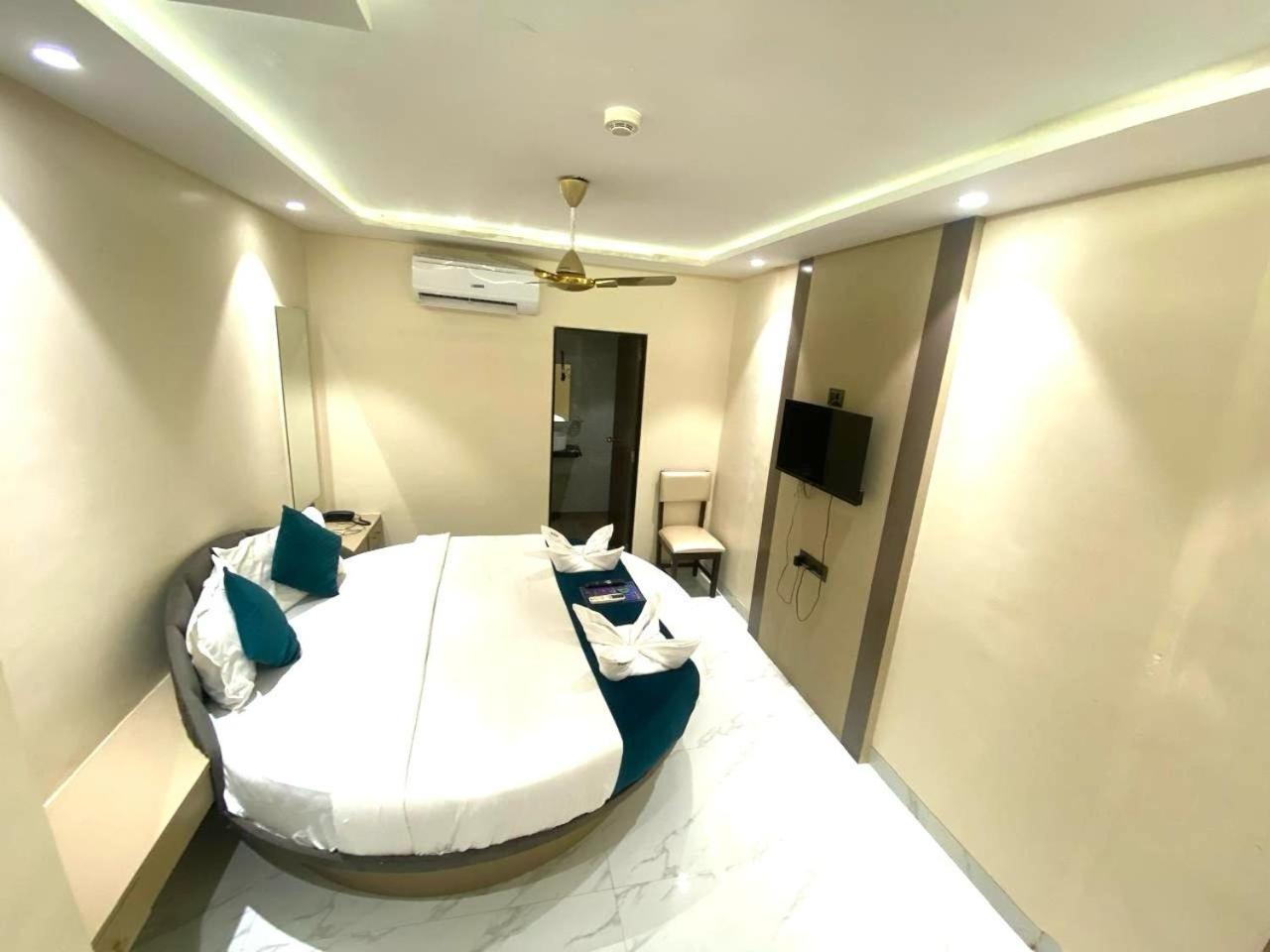 Dolphin Residency Hotel 2*