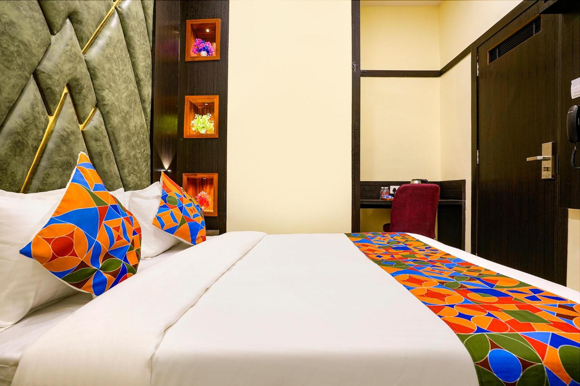 Fabhotel Skyline 3*