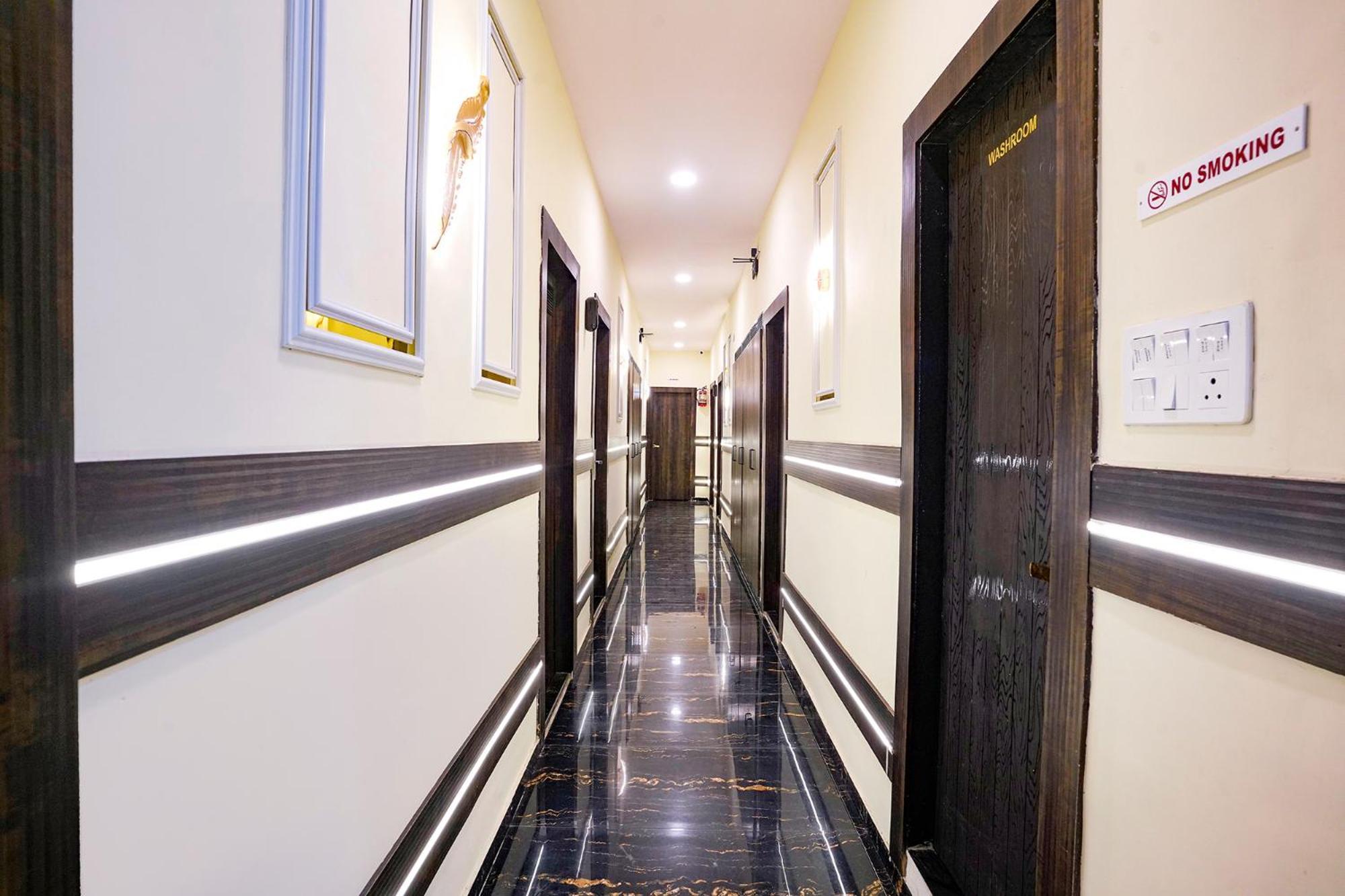 Fabhotel Skyline 3*