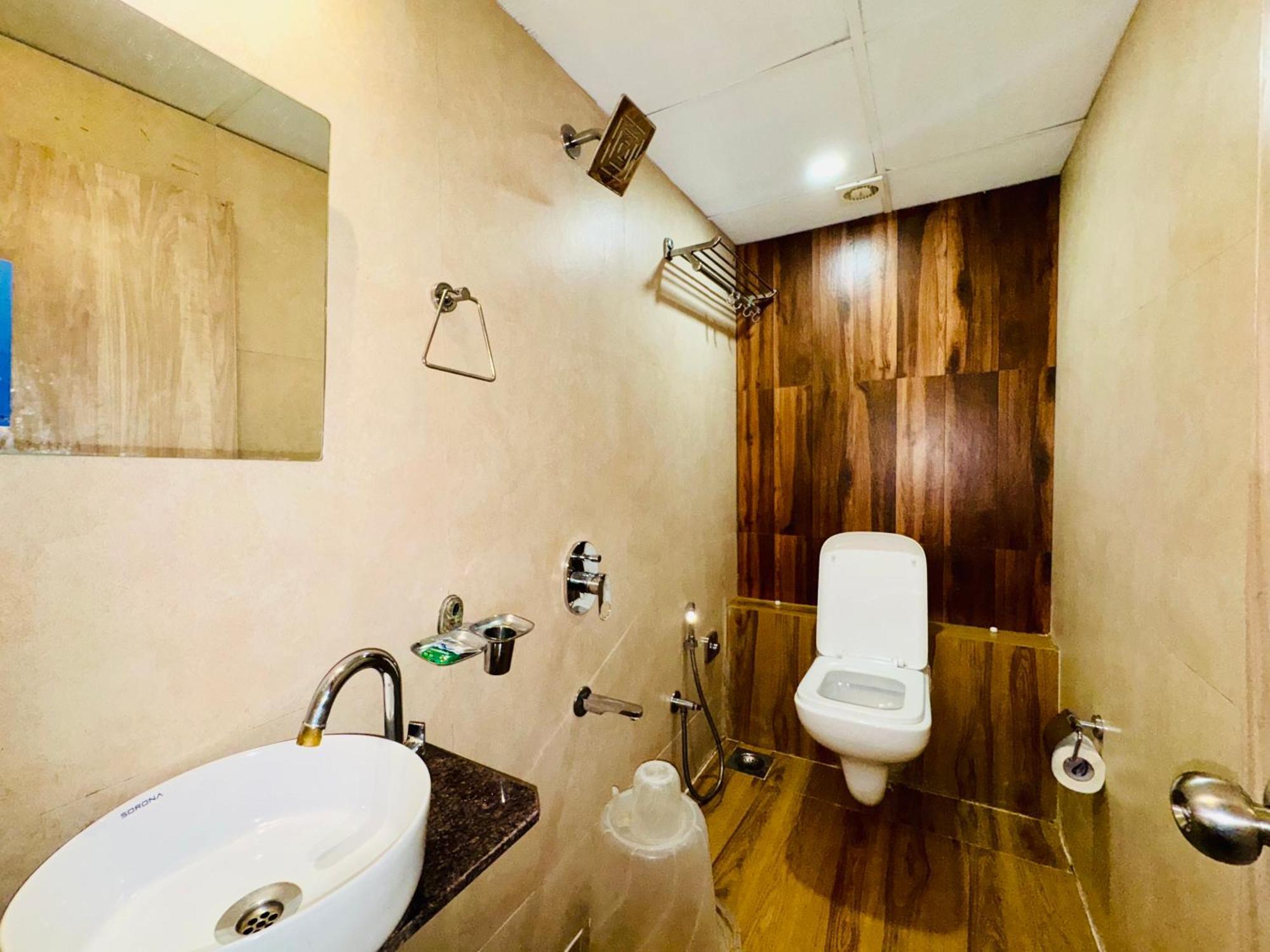 Hotel Adrino Residency *