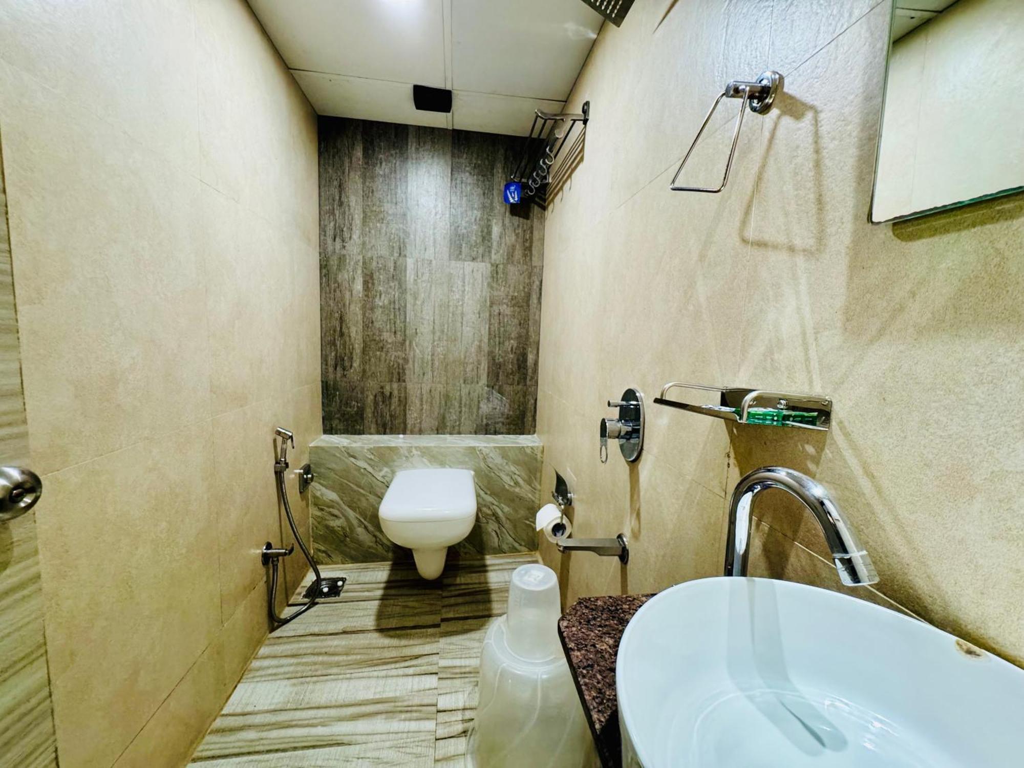 Hotel Adrino Residency