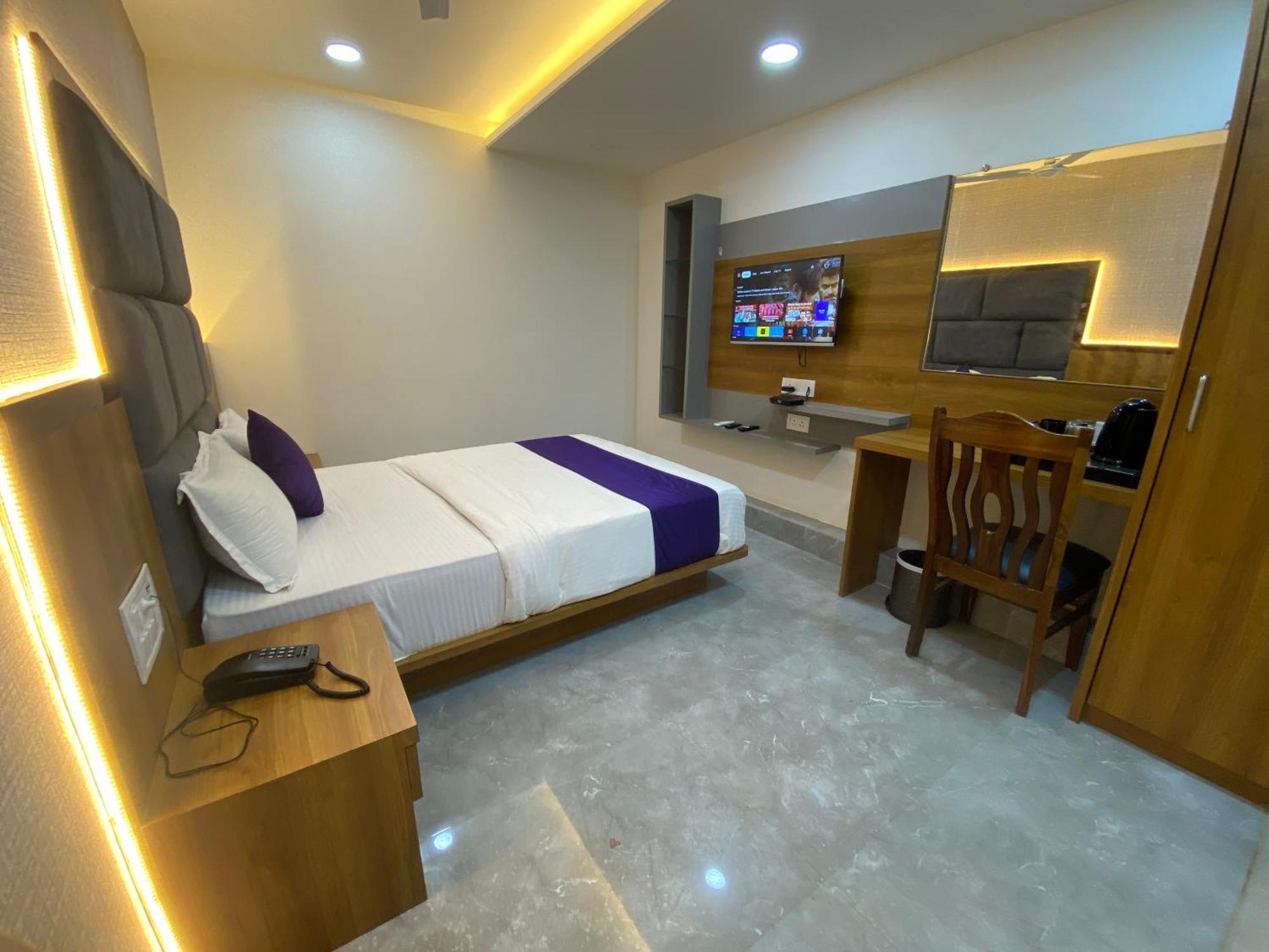Bkc Gold View Hotel Mumbai