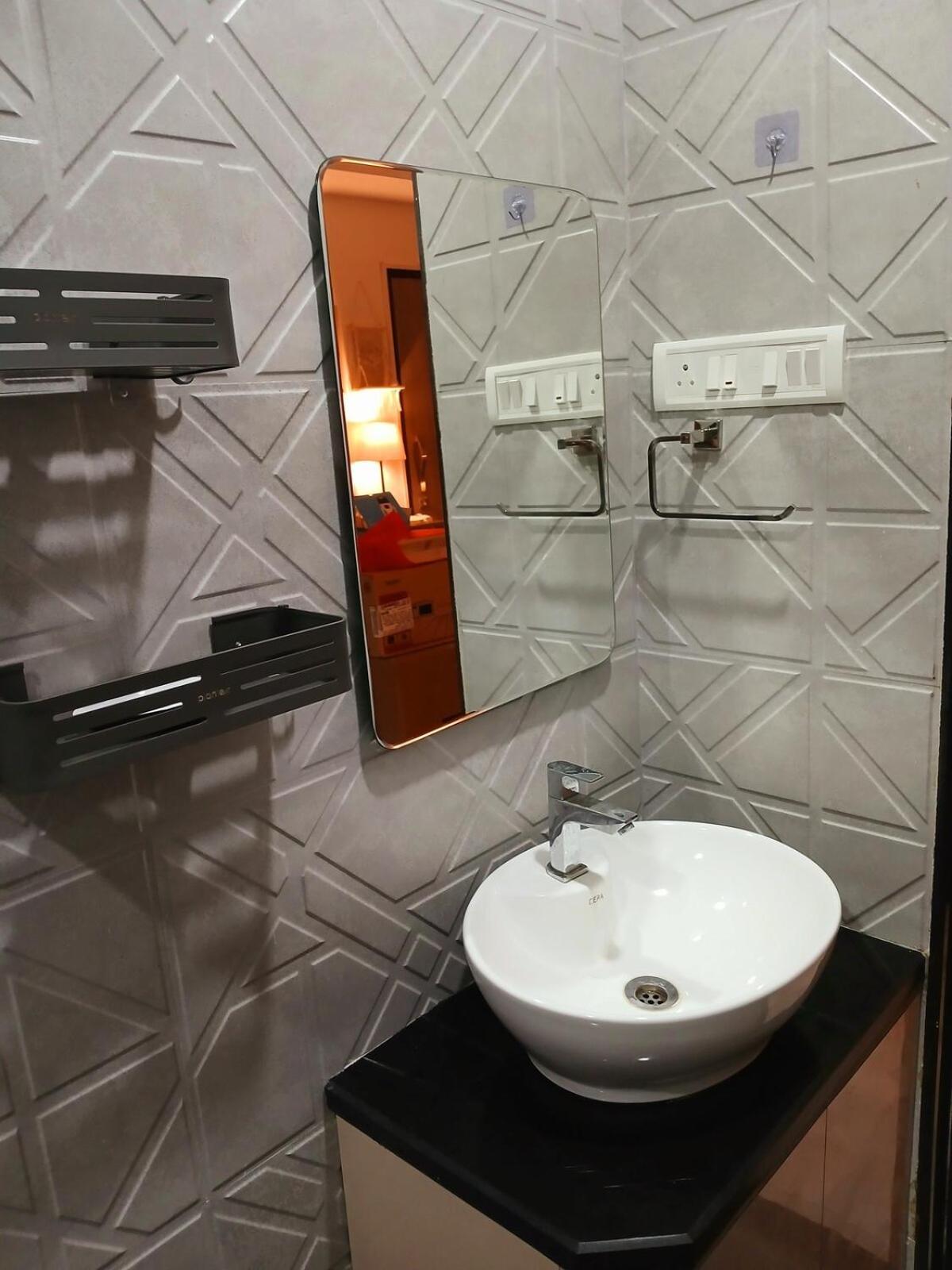 Whispering Woods - 2bed 2bath Lush Lakeside Mumbai