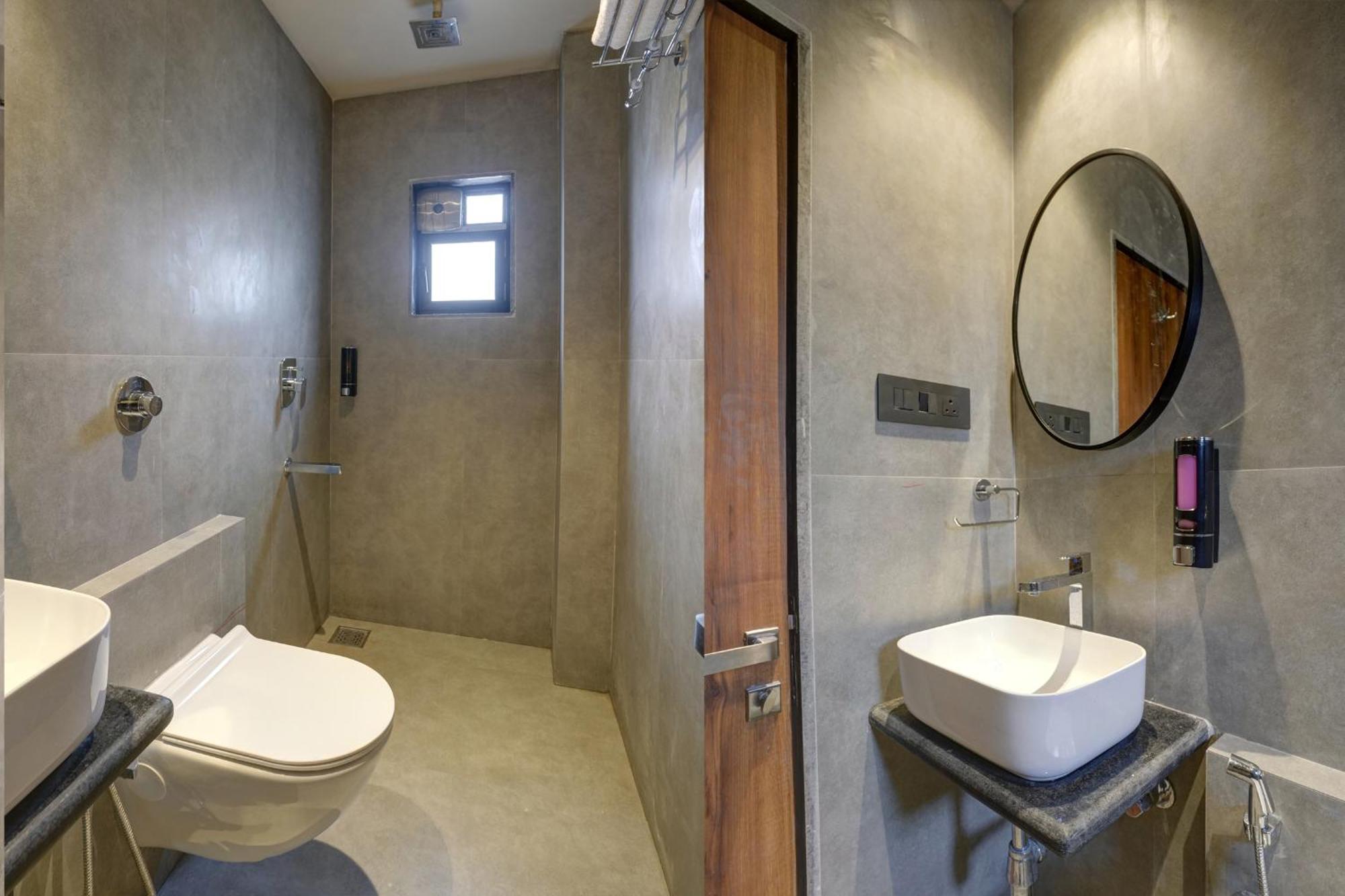 Starville Andheri Midc Hotel