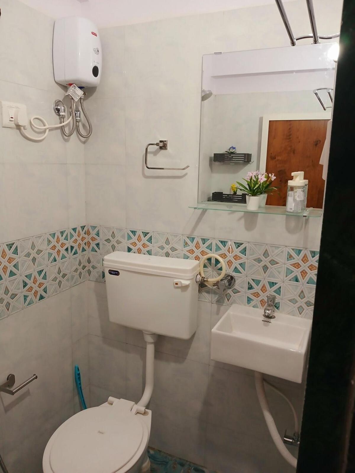 Vienna 2bed 2bath Rustic Village Vibe Apartment *