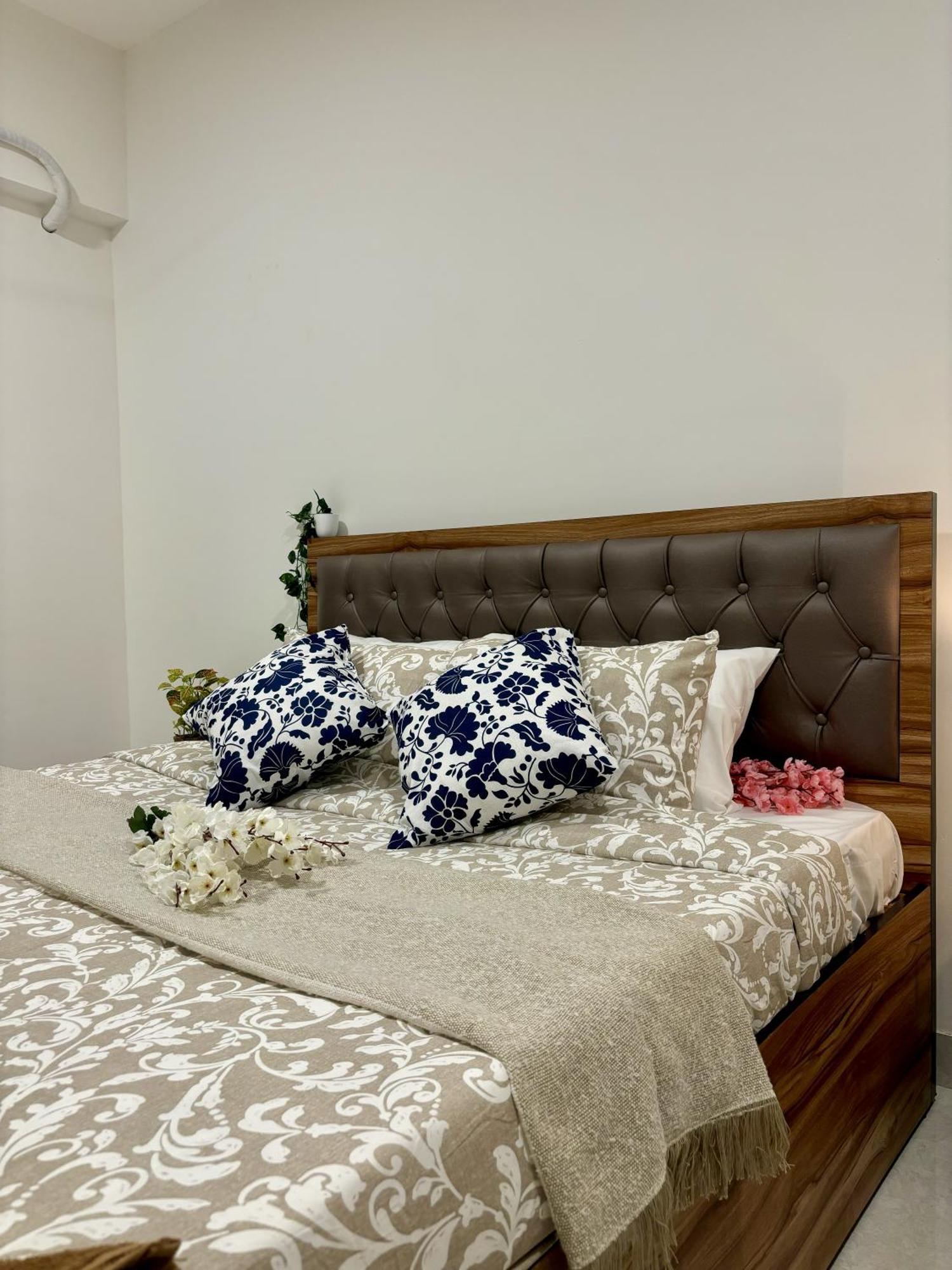Vibrant 2 Bhk Near Airport Apartment