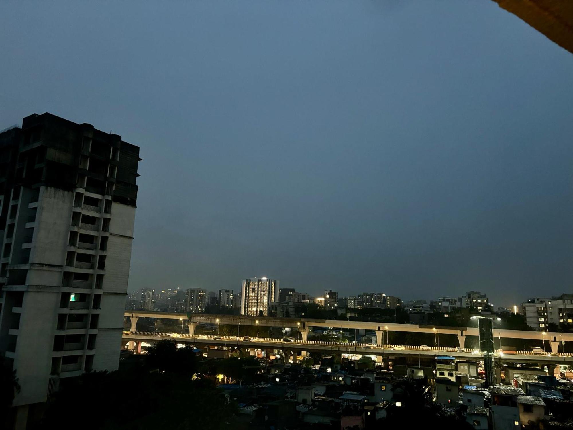 Vibrant 2 Bhk Near Airport Apartment *