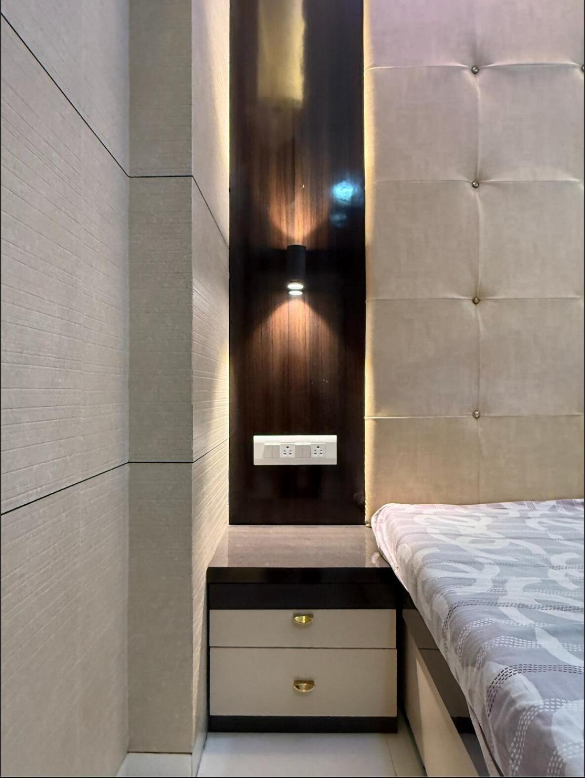 Apartment 2Bhk- Elegant Central Luxury - Livin Style *