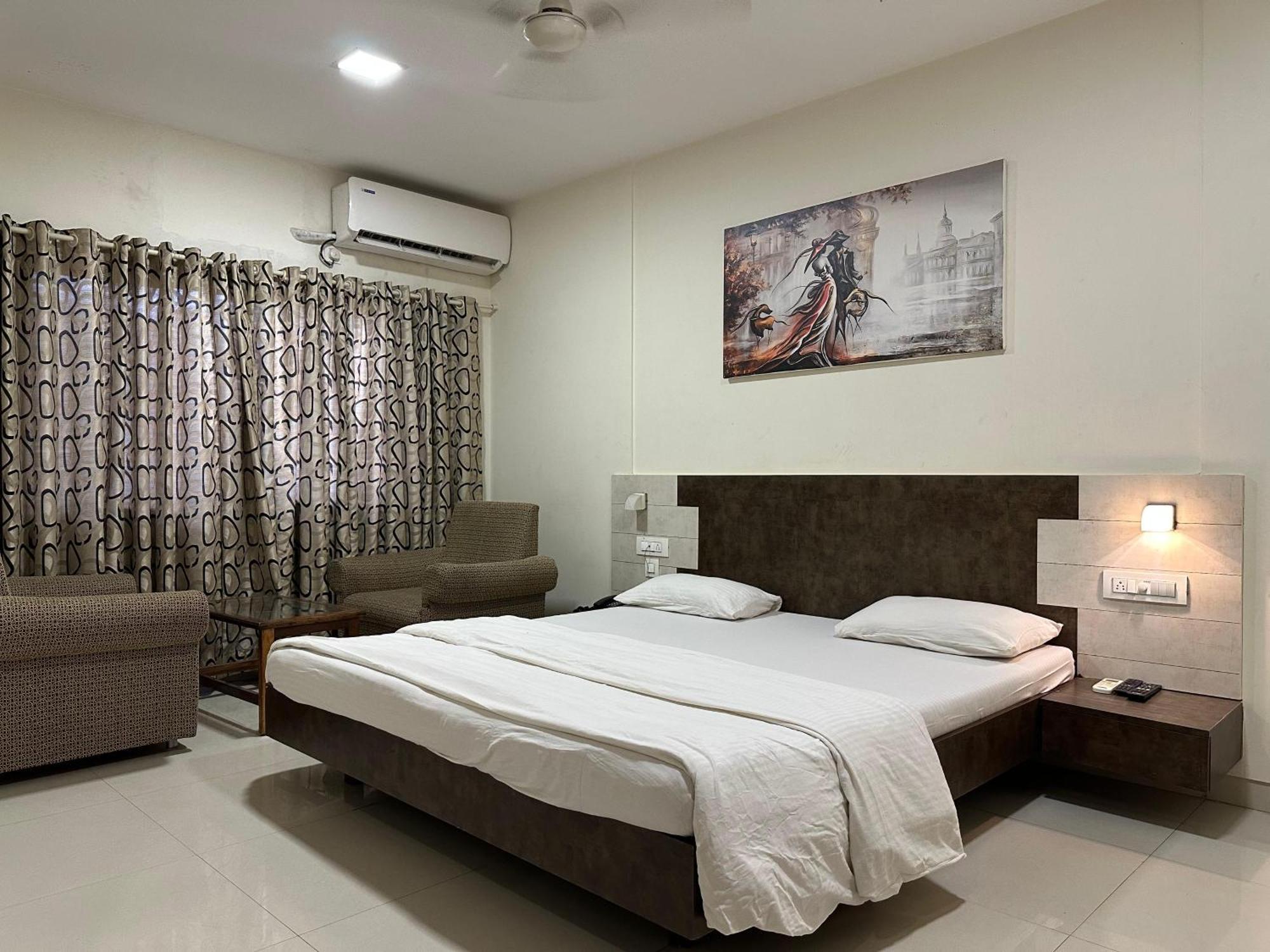 Farm Regency Hotel 3*