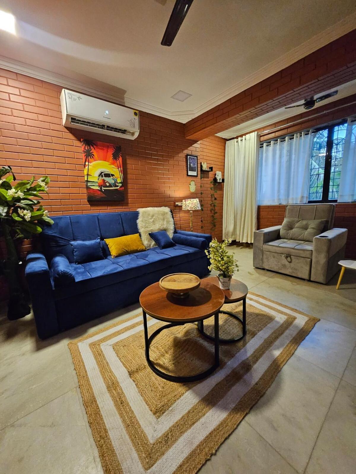 Brick Maison 1bhk With Free Parking, Juhu Bandra Apartment *
