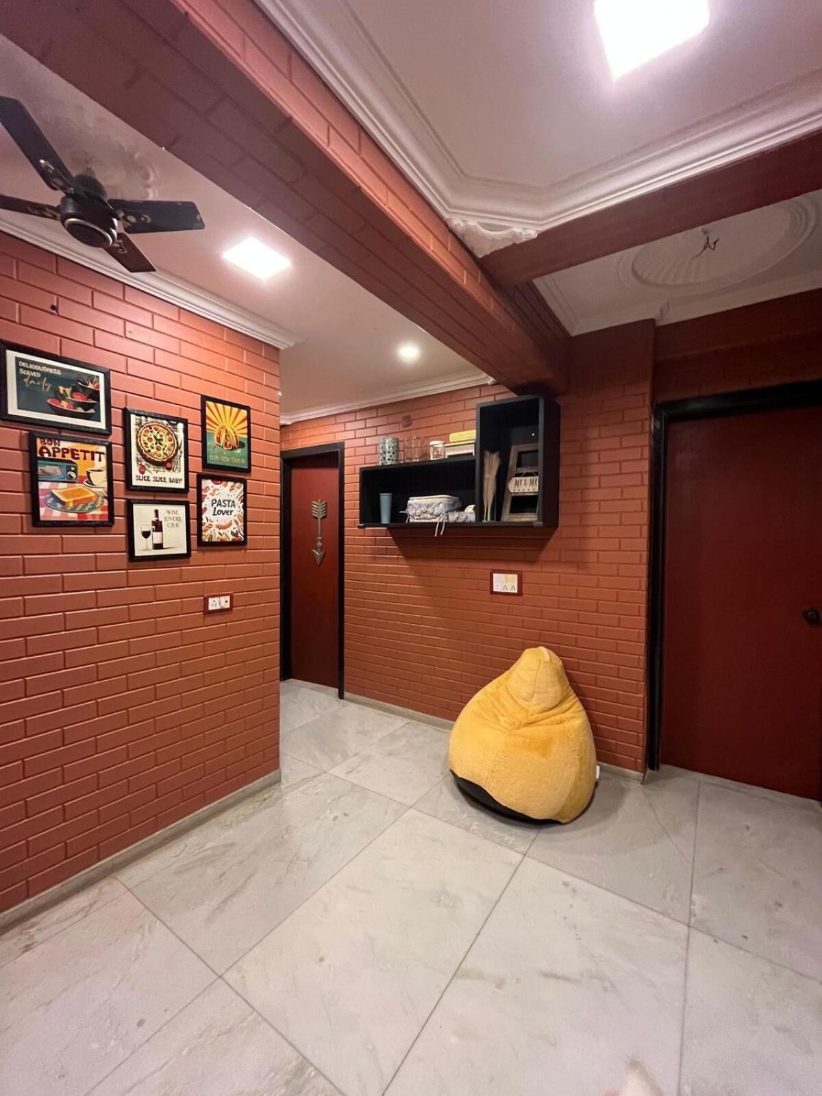 Apartment Brick Maison 1bhk With Free Parking, Juhu Bandra