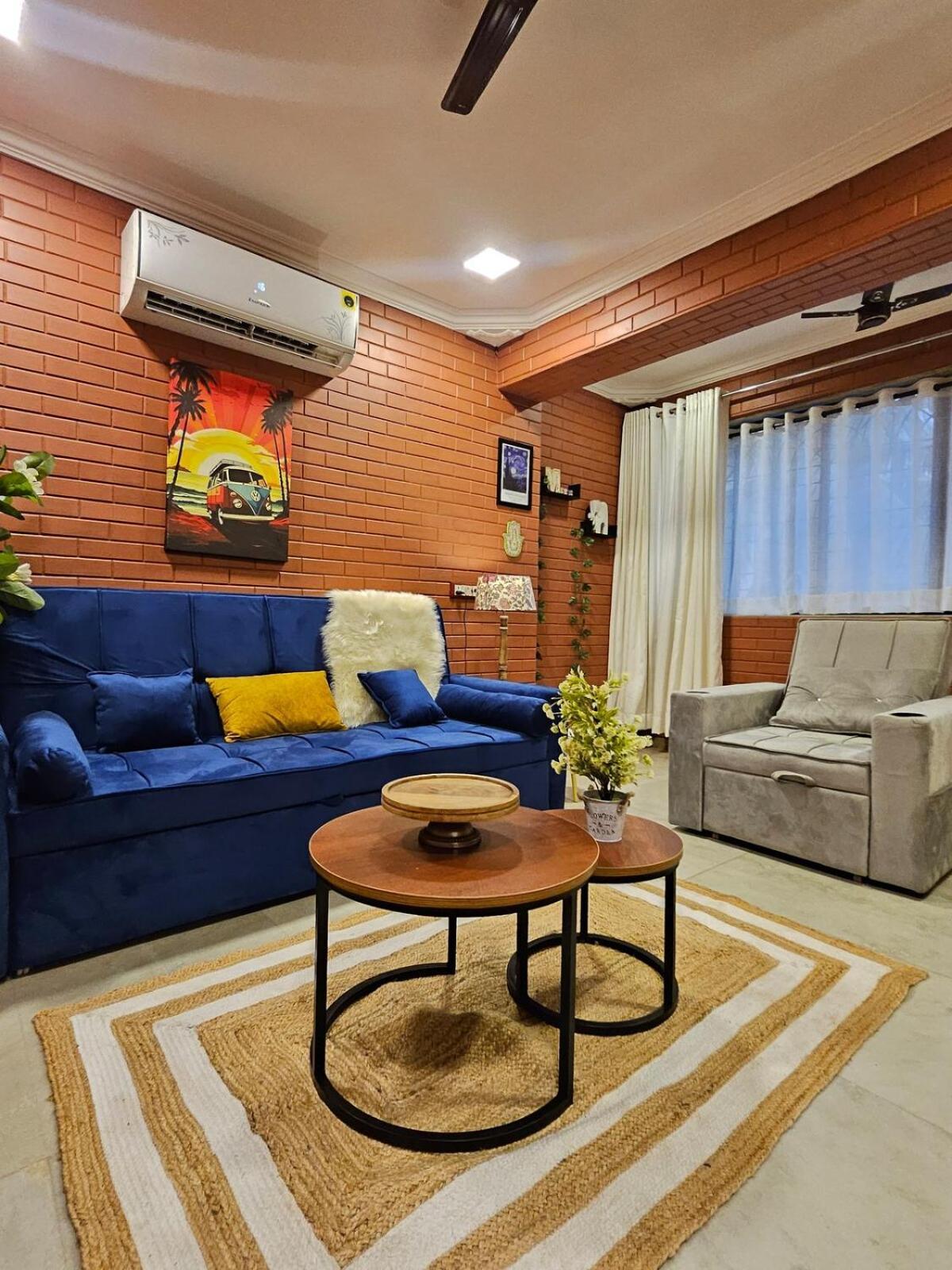 Apartment Brick Maison 1bhk With Free Parking, Juhu Bandra