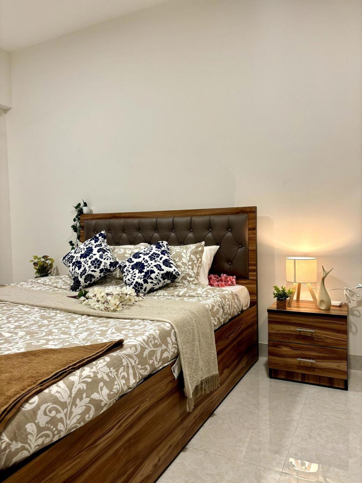 Vibrant 2 Bhk Near Airport Apartment