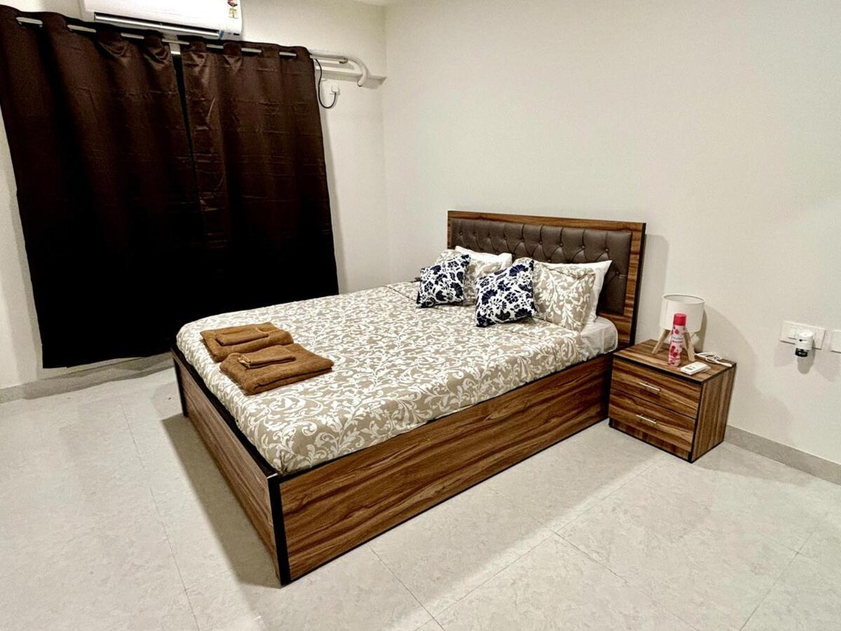 Vibrant 2 Bhk Near Airport Apartment *