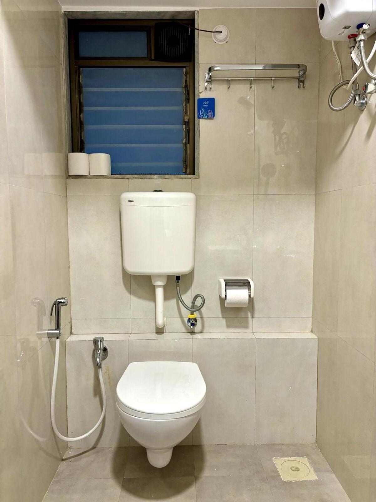 Vibrant 2 Bhk Near Airport Mumbai