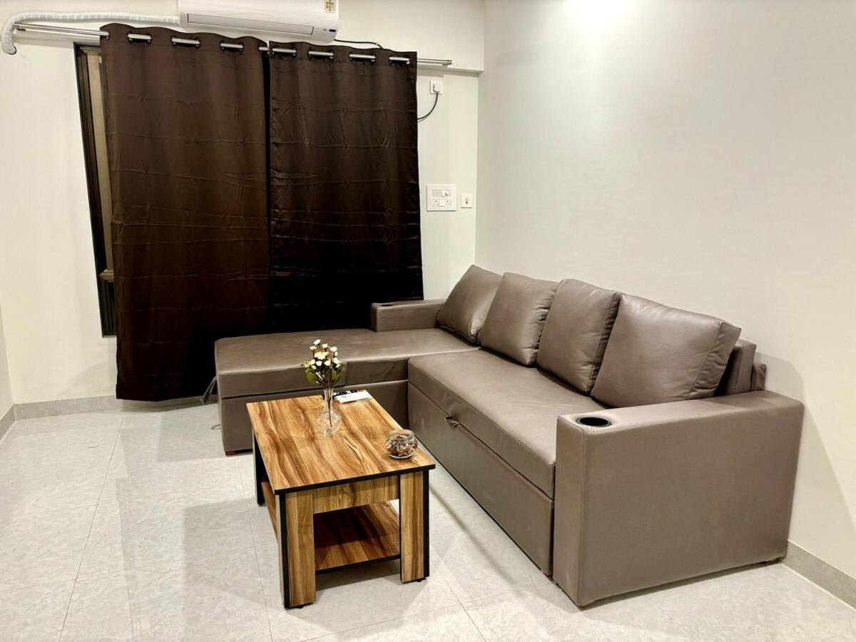 Vibrant 2 Bhk Near Airport Apartment *