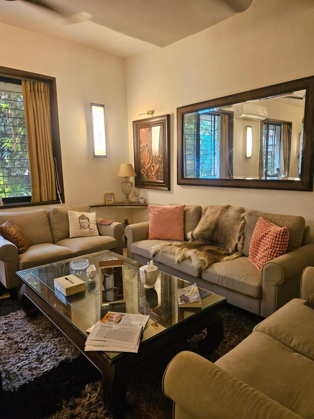 The Beautiful Bollywood 2bhk In Bandra * Mumbai
