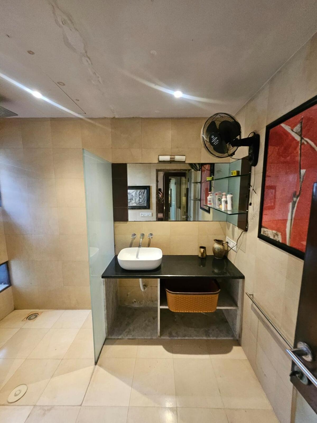 The Beautiful Bollywood 2bhk In Bandra *