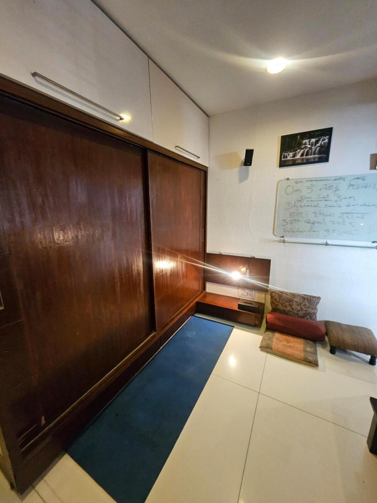 The Beautiful Bollywood 2bhk In Bandra