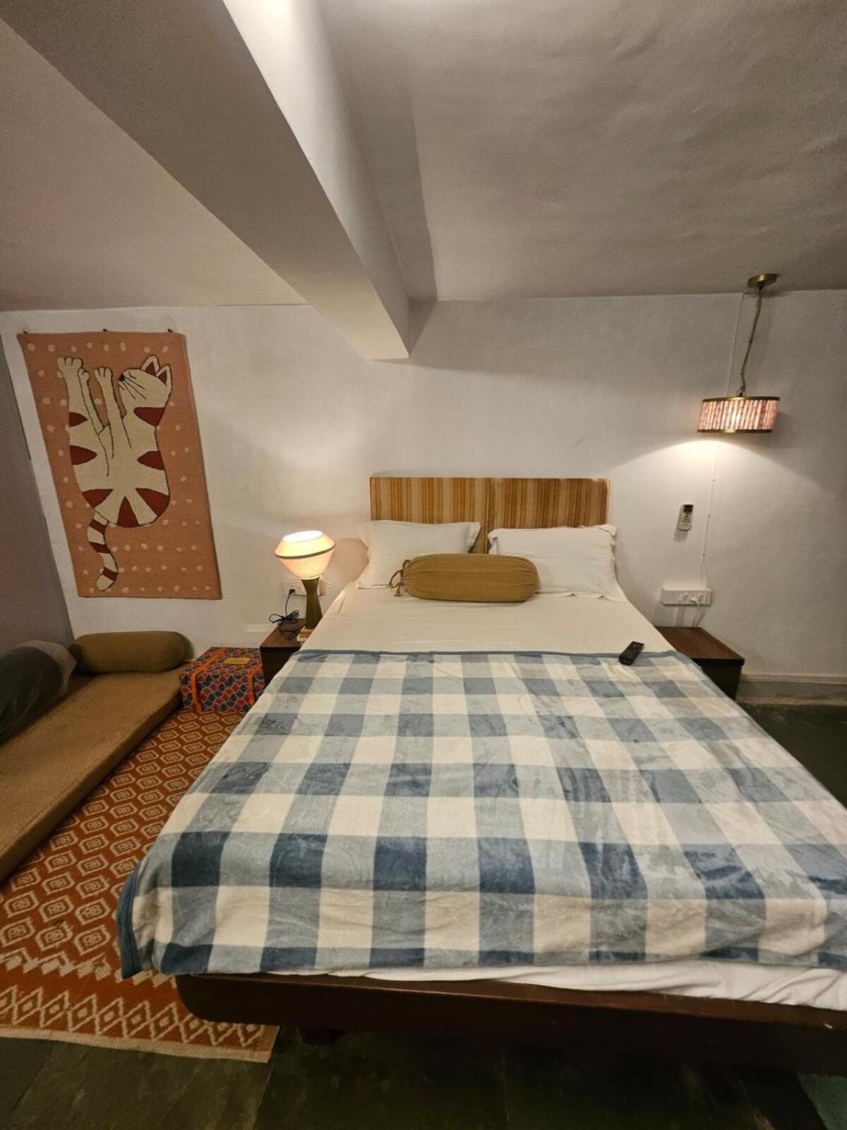 The Beautiful Bollywood 2bhk In Bandra