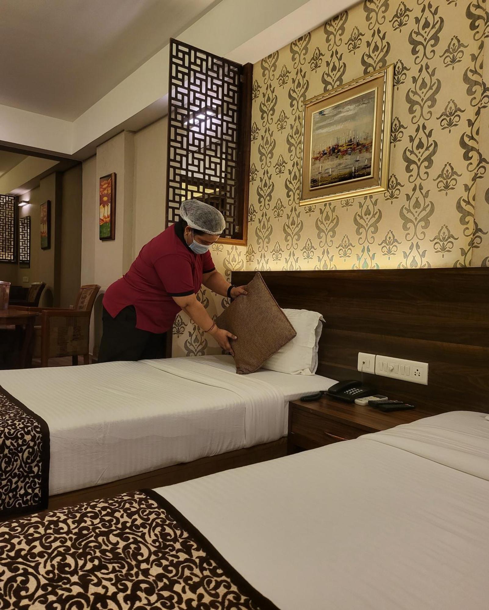 Hotel Maharana Chembur 2*