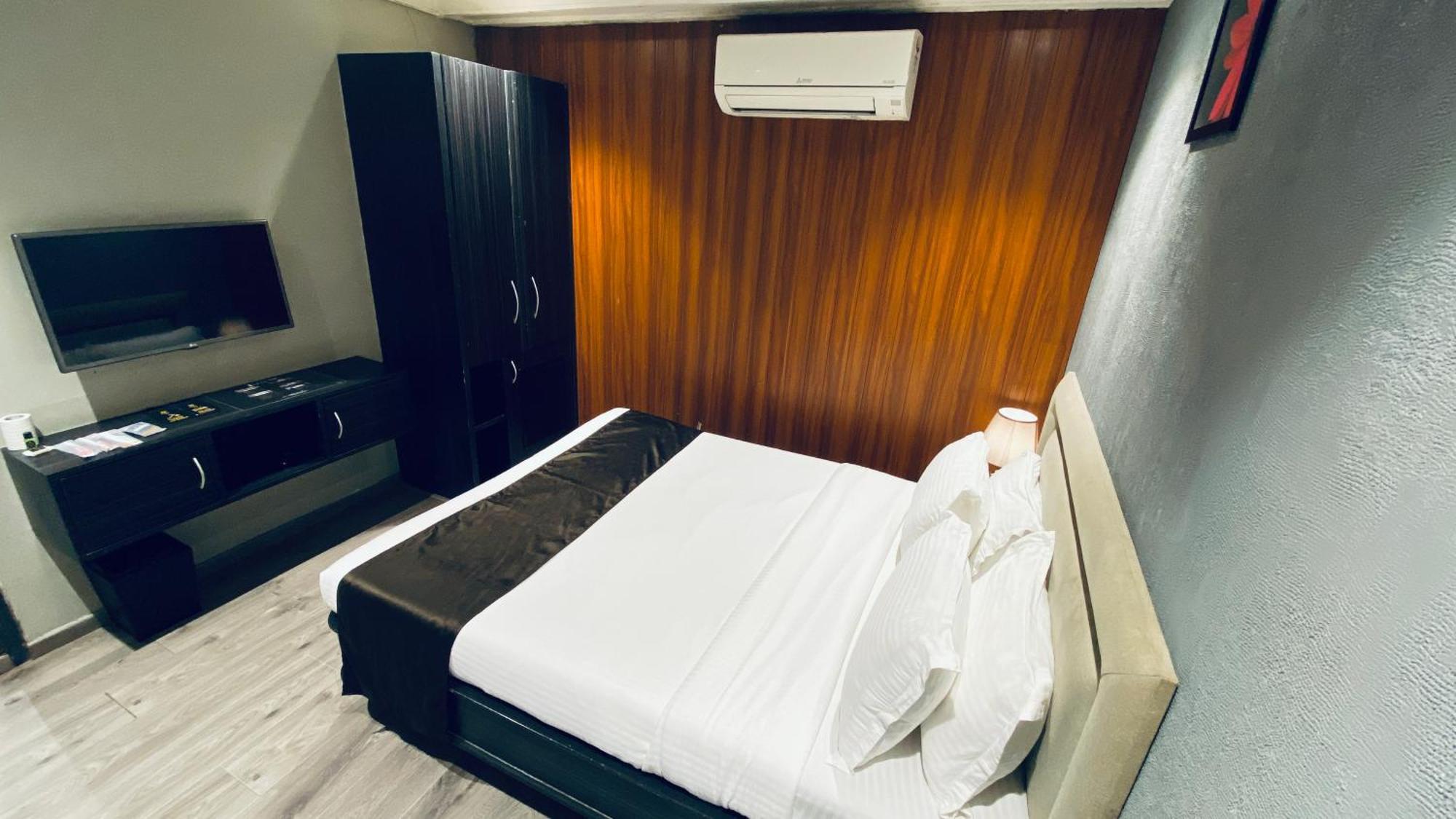 Gulf Mumbai- The Boutique Colaba 3*