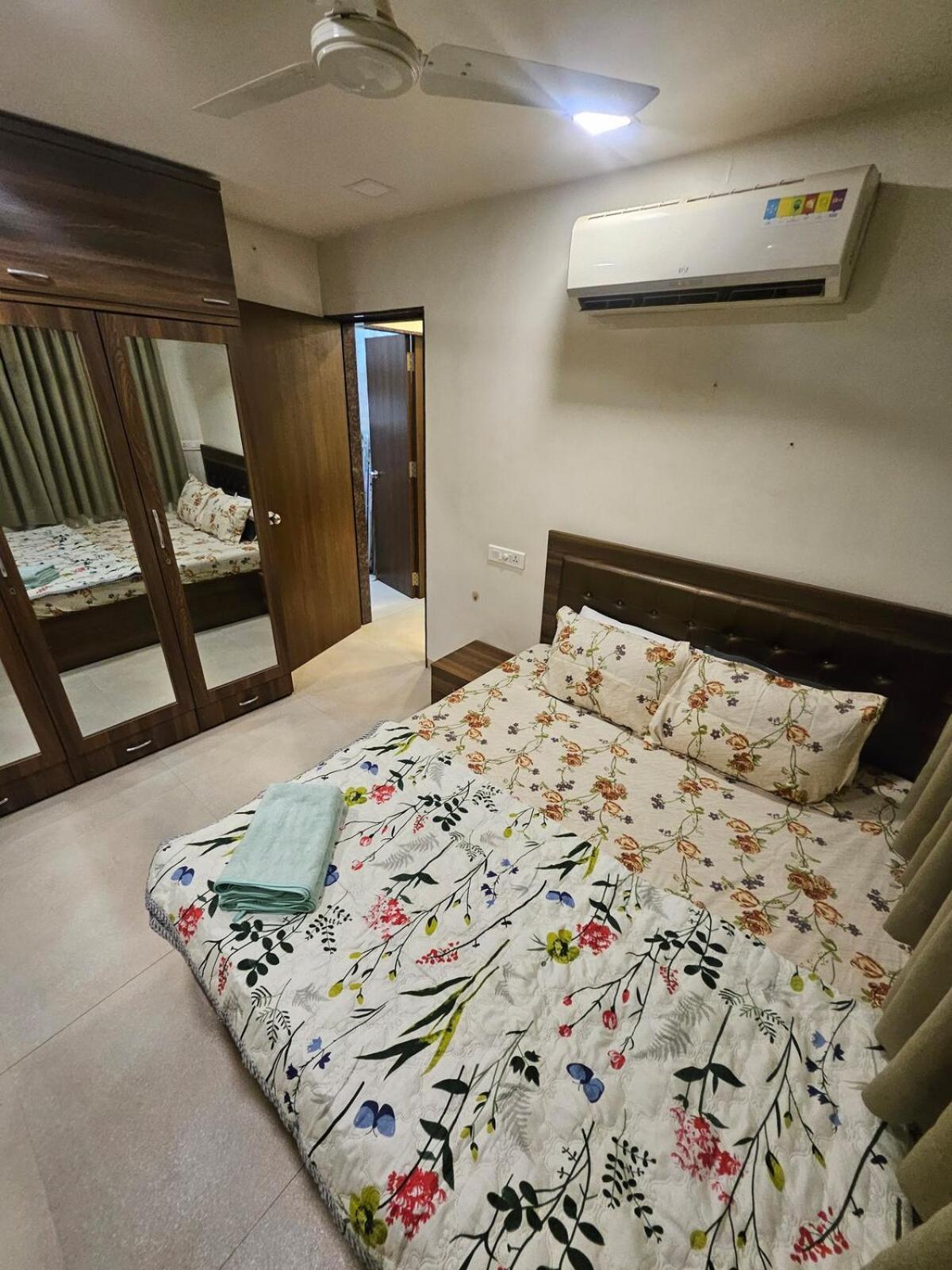 Apartment Pali Perch 1bhk With Peace, Charm And Bandra Vibes *