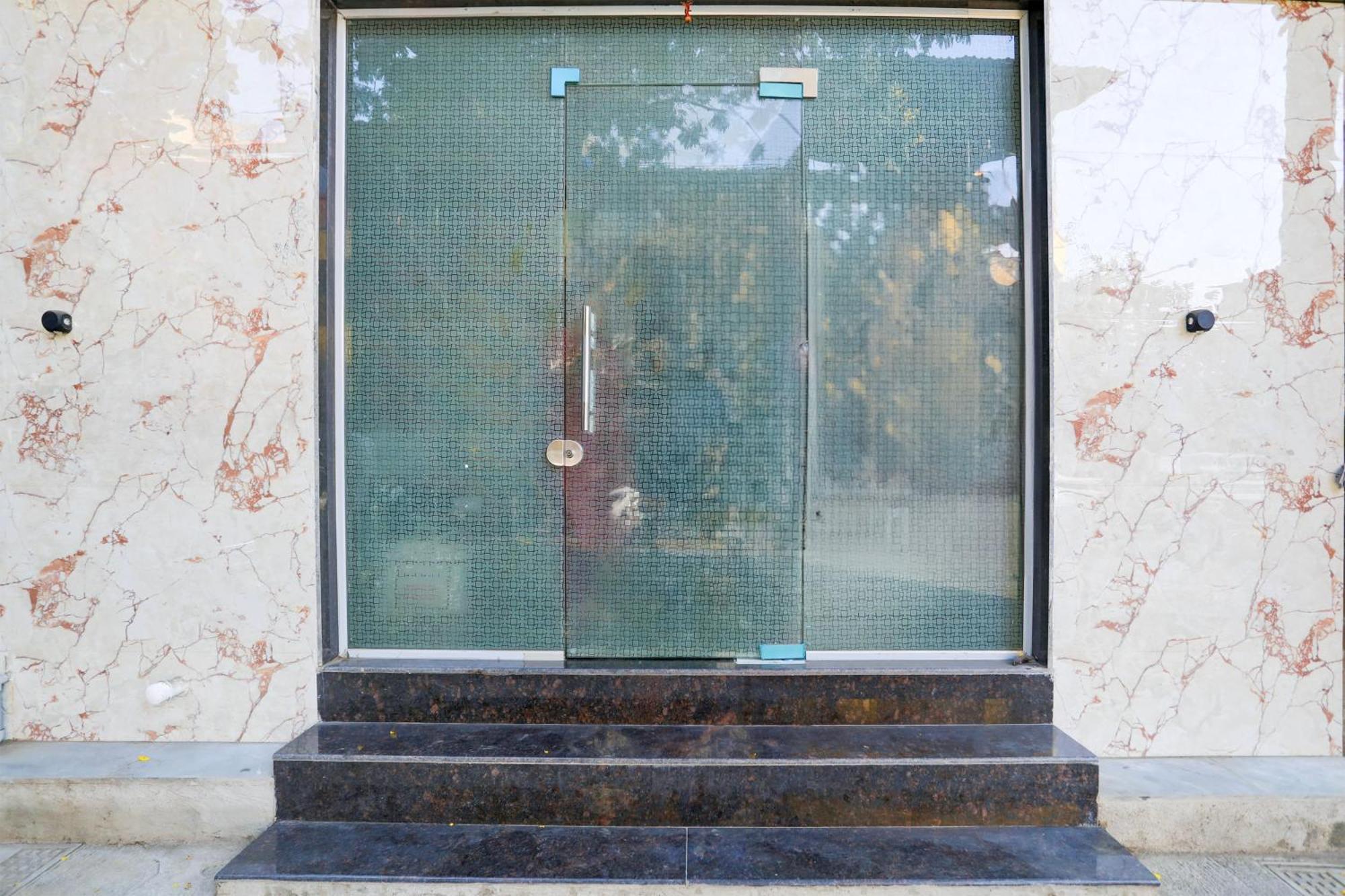 Hotel O Akshay 4*