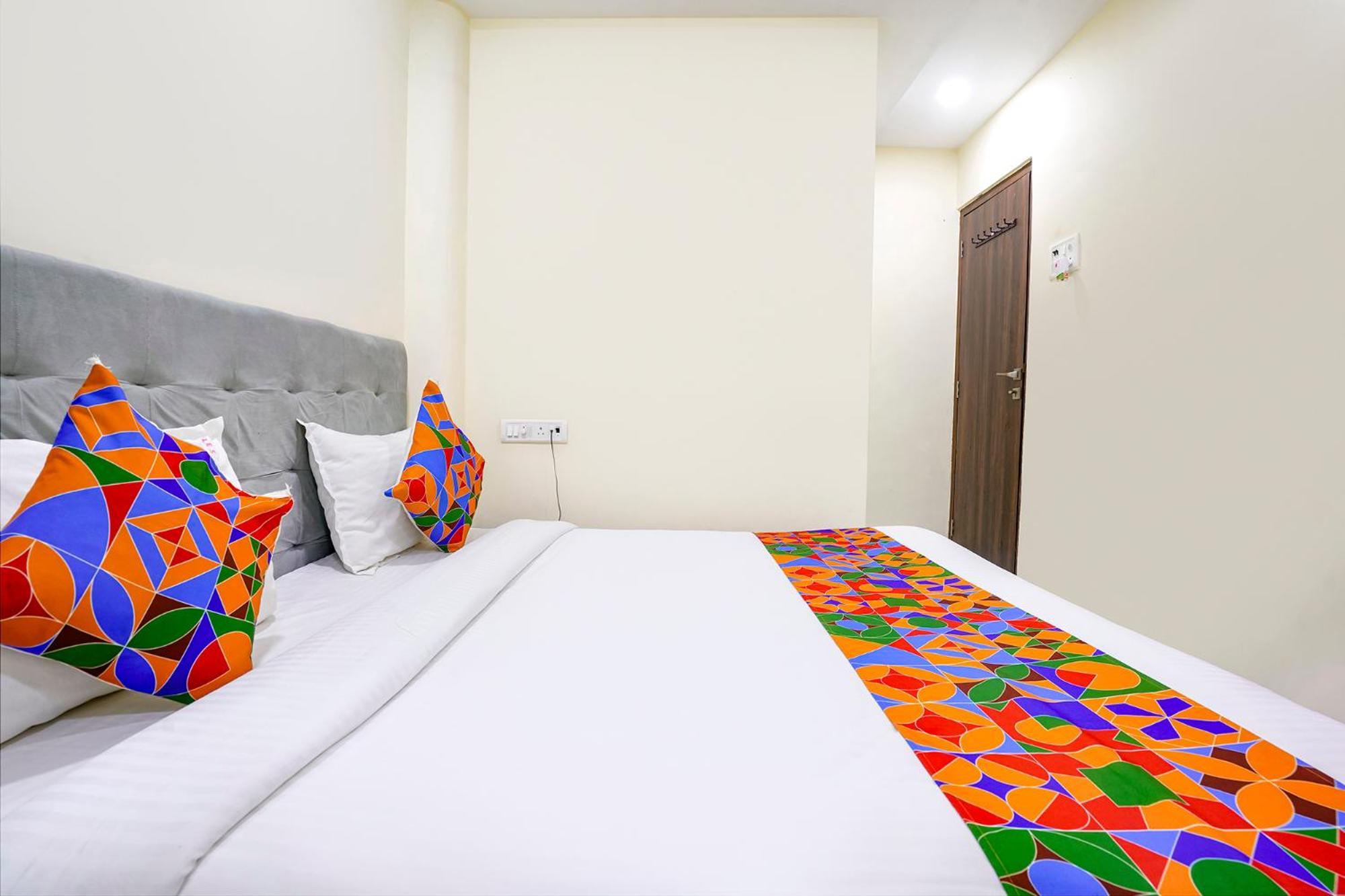 Fabhotel Lexus 5 Hotel