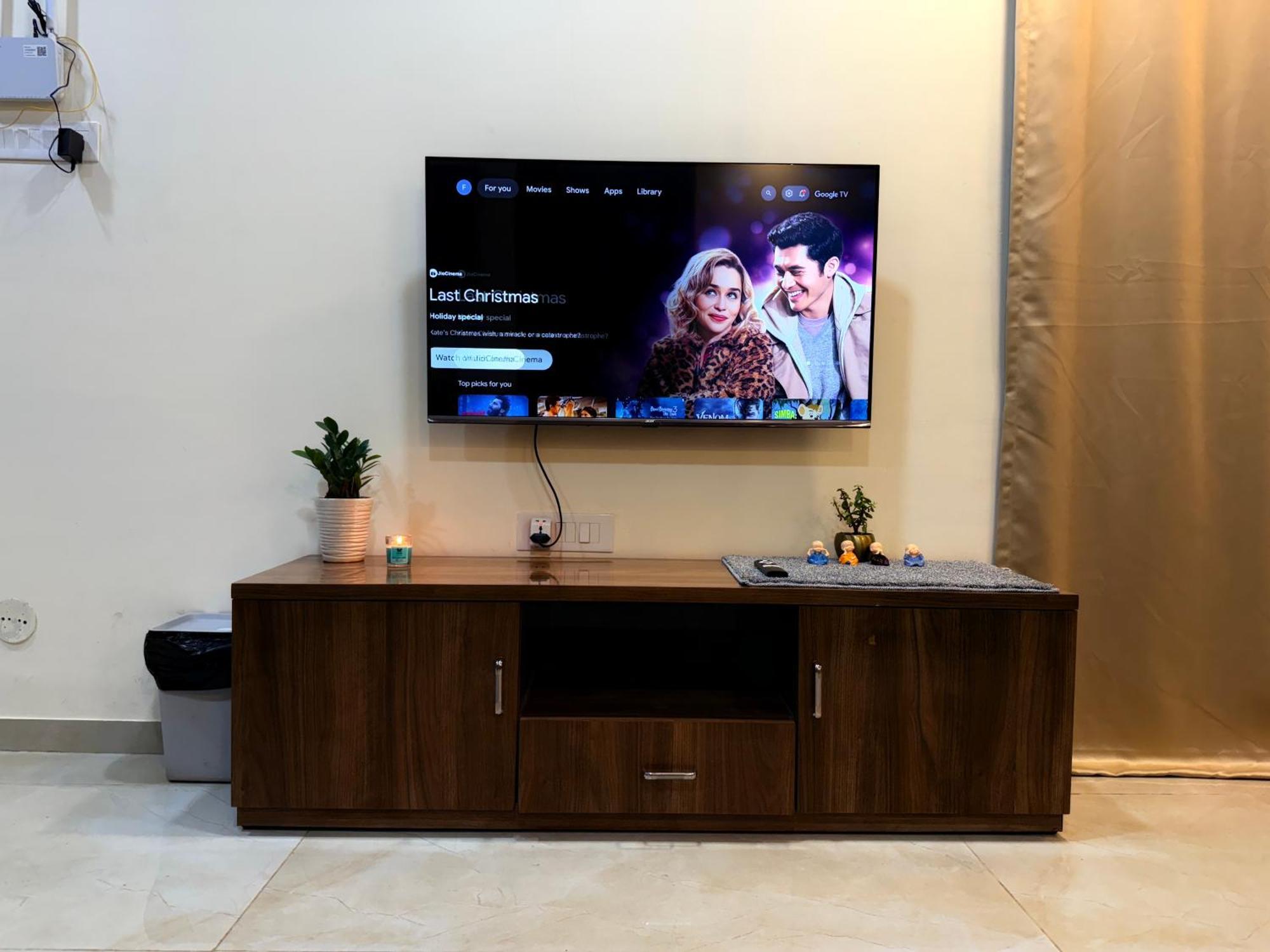 1bhk- Modern Spacious Workstay - Livin Apartment *