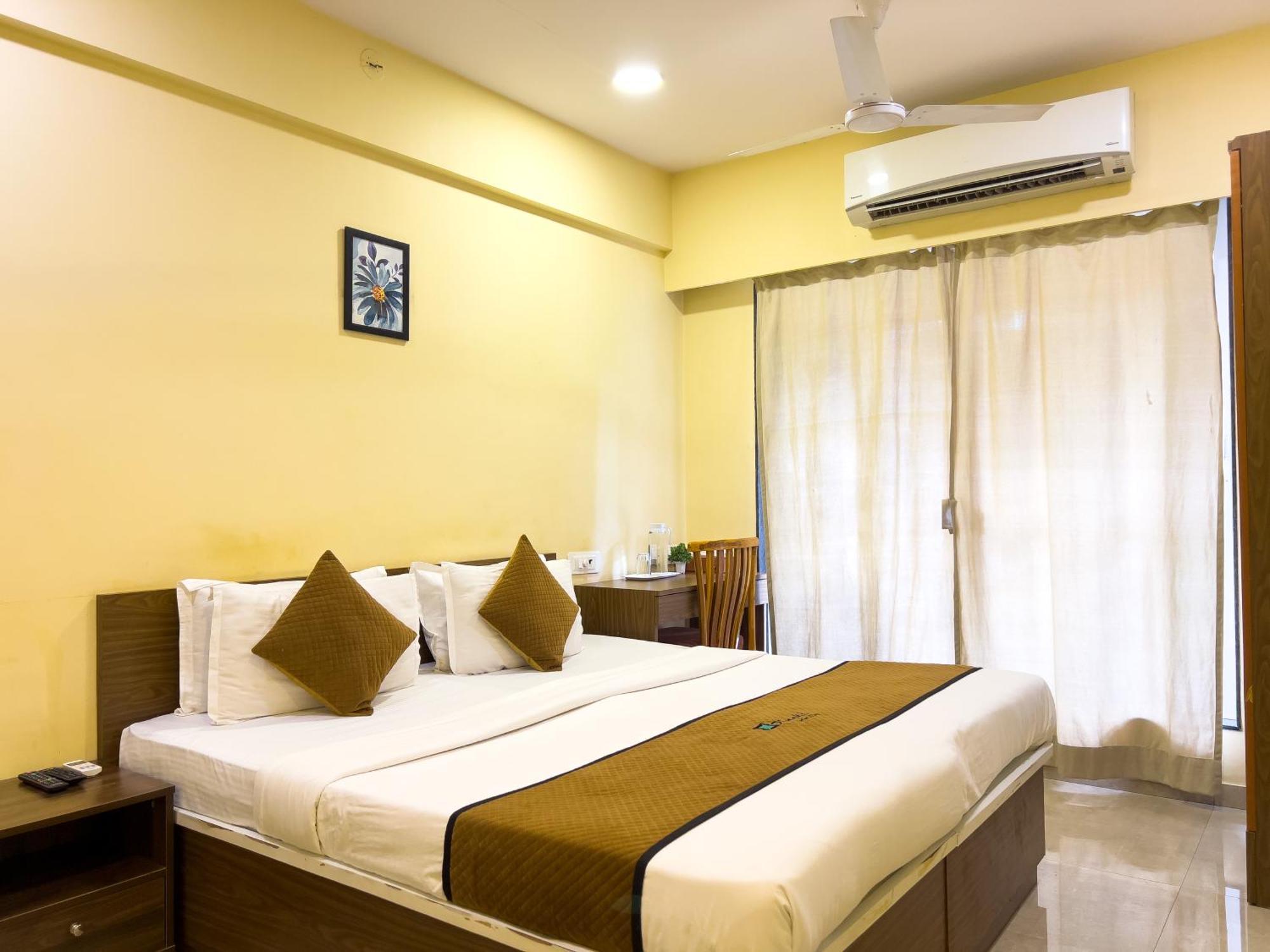 Pinaki Comfort Stay, Parle *