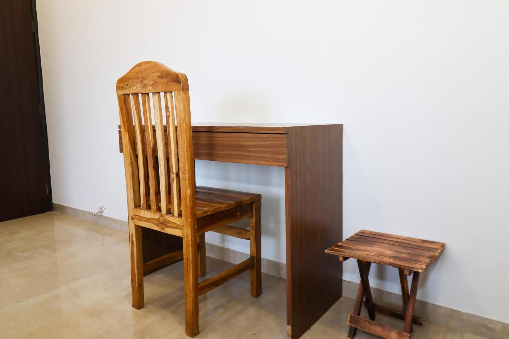 Pinaki Comfort Stay, Parle Apartment