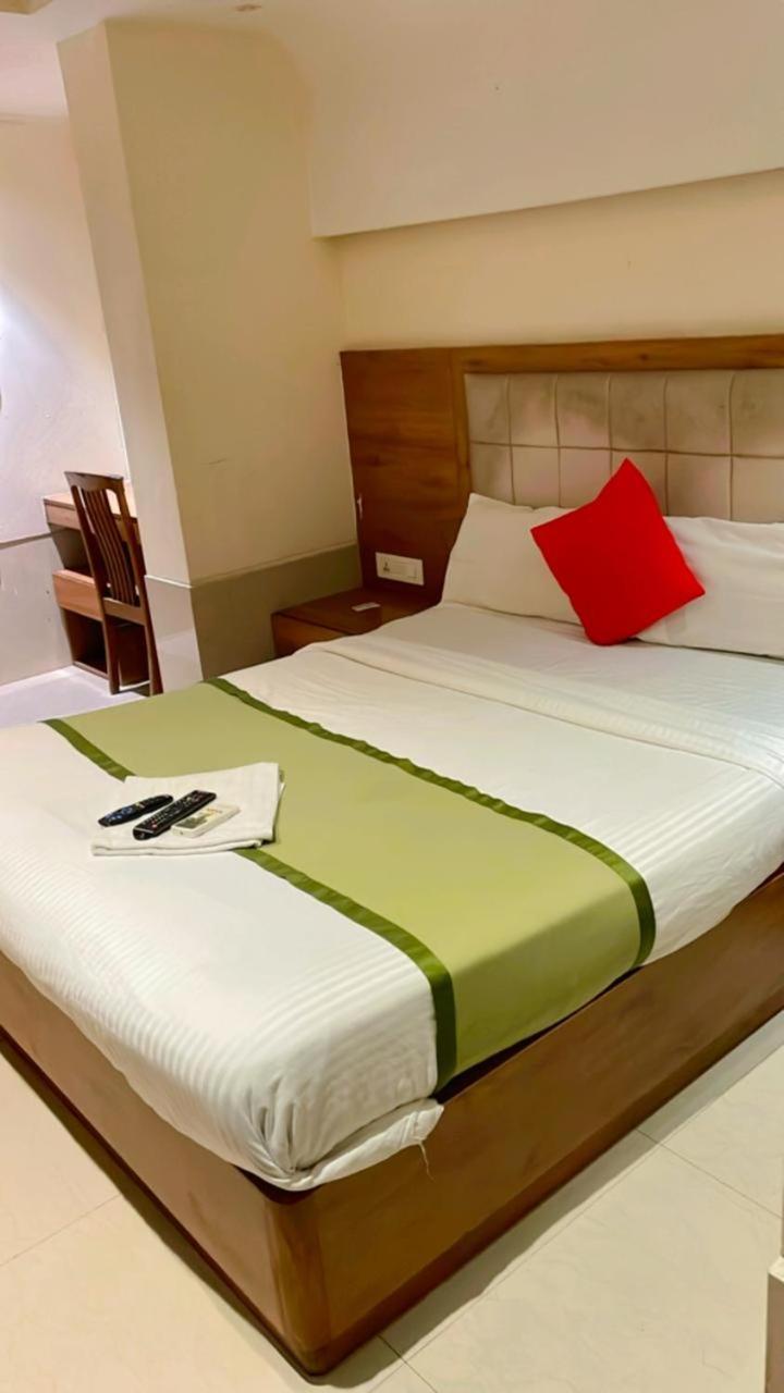 Hotel Rr Inn-international Airport Mumbai