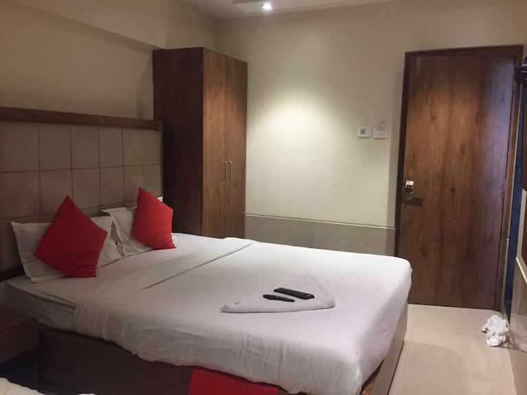 Hotel Rr Inn-international Airport Mumbai