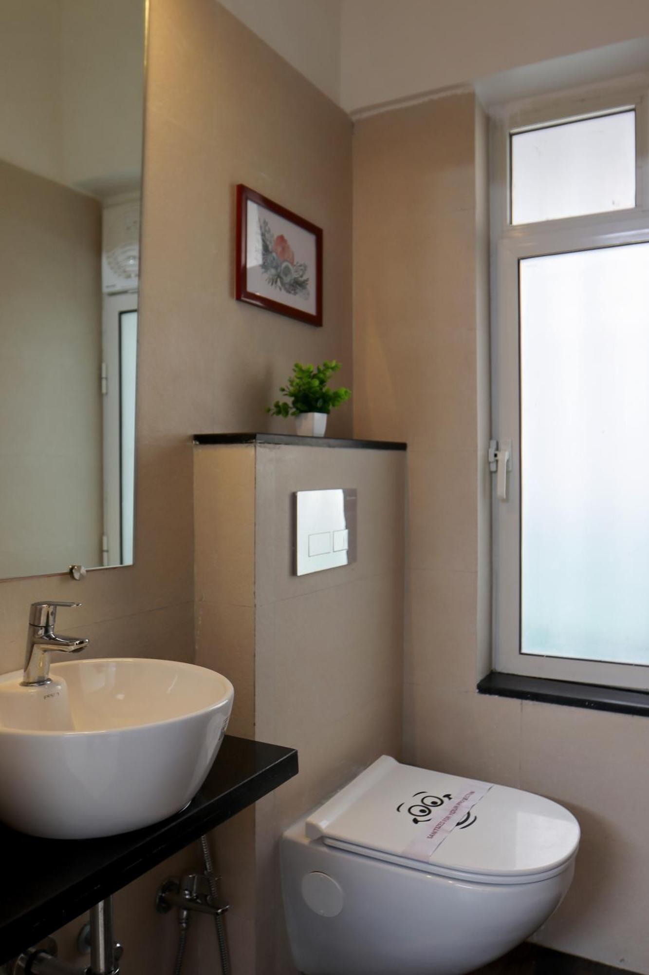 Gagal - Malad Apartment *