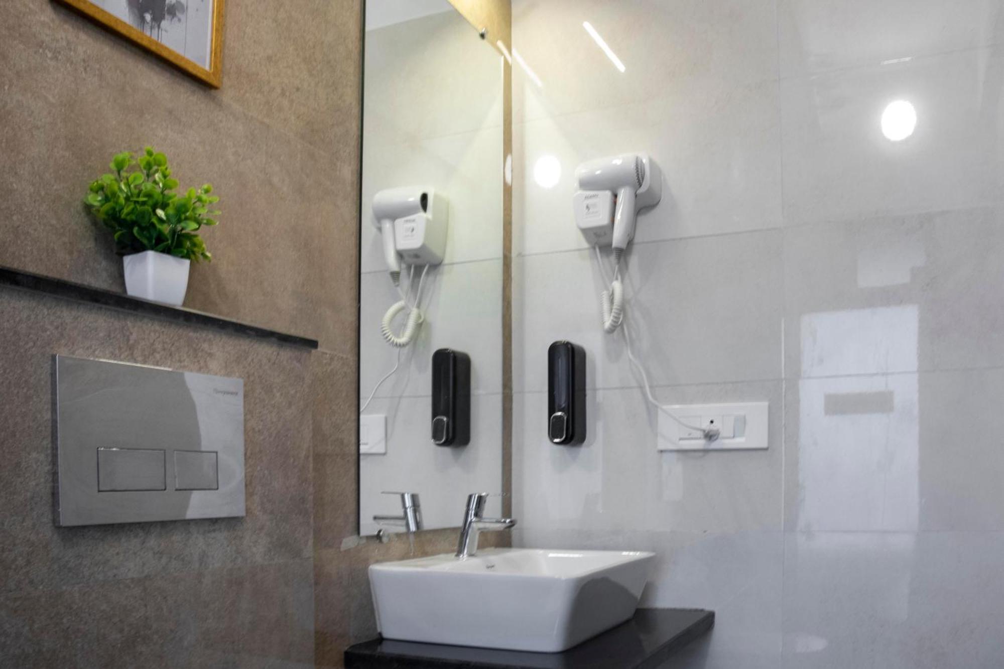 Apartment Gagal - Malad *