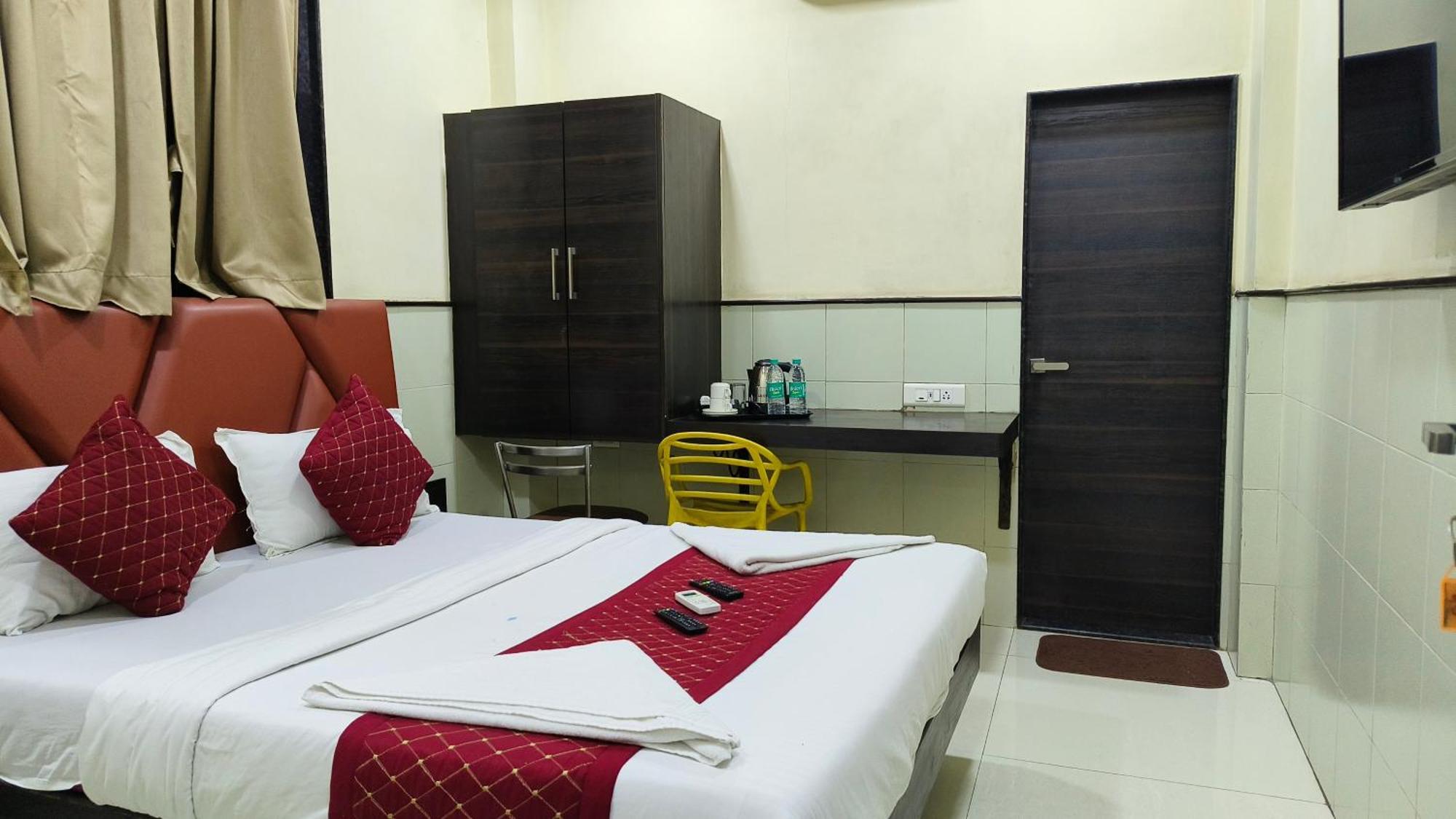 Hotel Smooth Checkin By Sion Triton -